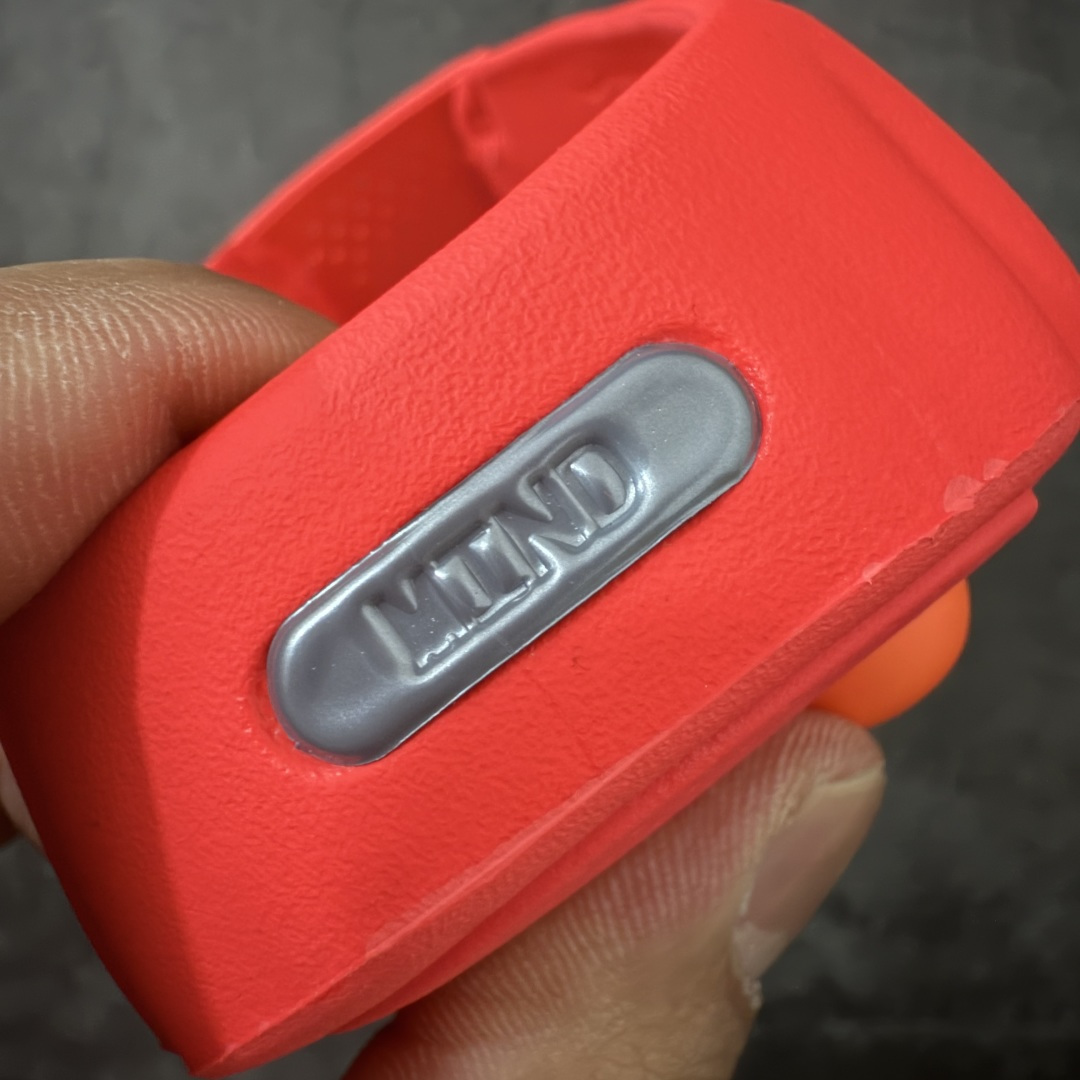 图片[2]-【W1纯原】NK Mind 001 Sail 黑科技足底按摩舒适贴合训练鞋 红色HQ4307-003 顶级版本 正确细节 1：1标配组合底 MD软底 渐变雾面大底 超高清洁度 按摩功能效果同步原版 区别市场通货 Mind 001 从神经科学中汲取灵感，打造出一款不仅外观独特，更能为穿着者带来别样感知体验的球鞋，此次新作将继续延续此核心方向。历时十年打磨的 Mind 系列，承载着 Nike 对未来鞋款的愿景呈现。系列中的每双鞋，外底均由 22 个独立泡沫结节构成，旨在模拟赤足般的体验。这些结节N通过与足底感官感受器的相互作用，从而促进人体的自然步态。 尺码：36-47.5=36 37.5 38.5 40 41 42.5 44 45 46 47.5 48和官网一样偏小一码-选品中心