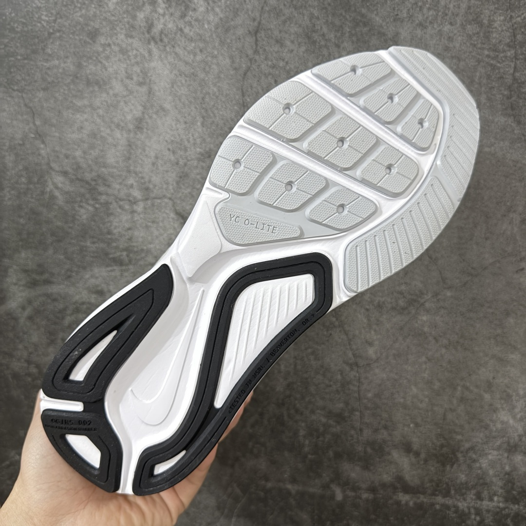 图片[9]-【XE纯原】Nike Air Zoom Structure 26 登月26代超级飞马系列马拉松跑步鞋 HJ1102-100 平台专供 充正品质 之前未流通市场版本 内里嵌入定型海绵 中底搭载前Zoom+全掌React配置 全部原鞋开发打造 所有细节全部同步原版 全新一代拥有 Zoom Air 一如既往的稳定感和流畅感 鞋面采用工程网眼设计 为特定高热区域营造出色透气性 进一步增加鞋面的穿孔数量 让足部能够快速散热 中足搭配 Flywire 飞线 在高速运动时营造舒适稳定的贴合感 内置Zoon气垫加持 动力十足！ 尺码： 39 40 40.5 41 42 42.5 43 44 44.5 45 46-选品中心