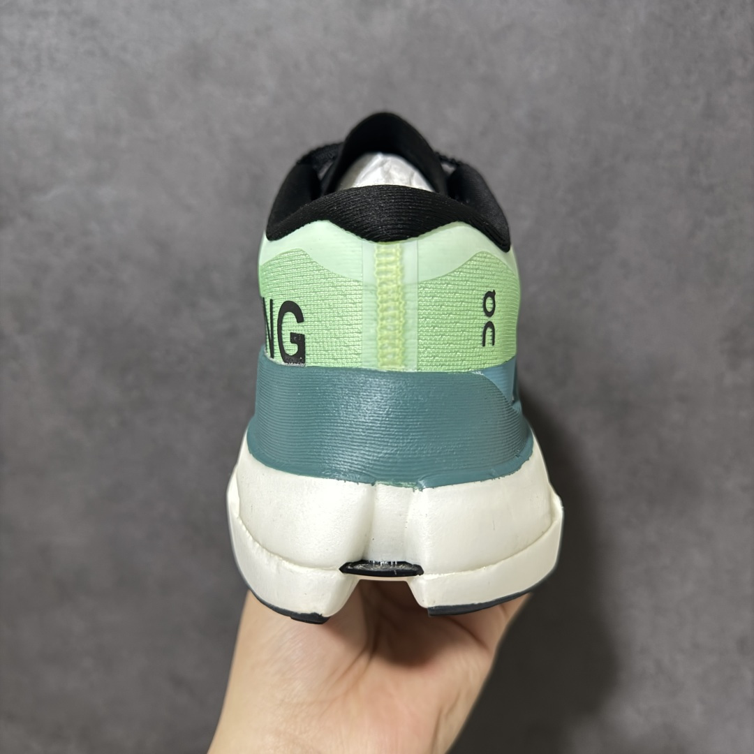 图片[4]-【PZ纯原】On昂跑 Cloudboom Max 系列舒适时尚透气支撑马拉松跑步鞋 纯原版本 做工版型材质非常到位 升级原楦原纸版开发版型 采用半透明轻量化纱网热熔面料材质 搭载双层Helion™泡棉中底 外置耐磨防滑橡胶底片❗️ 采用人体工程超薄透气网织布鞋面材质 搭镂空CloudTec®️科技泡棉缓震(4.5cm厘米)加厚中底 外置耐磨防滑橡胶底片 好看好穿 尺码：​36-45 无半码 ​-选品中心