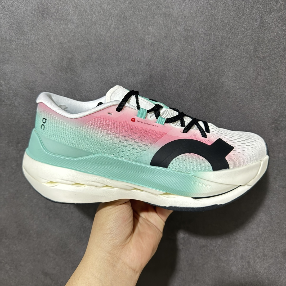 【PZ纯原】On昂跑 Cloudboom Max 系列舒适时尚透气支撑马拉松跑步鞋 纯原版本 做工版型材质非常到位 升级原楦原纸版开发版型 采用半透明轻量化纱网热熔面料材质 搭载双层Helion™泡棉中底 外置耐磨防滑橡胶底片❗️ 采用人体工程超薄透气网织布鞋面材质 搭镂空CloudTec®️科技泡棉缓震(4.5cm厘米)加厚中底 外置耐磨防滑橡胶底片 好看好穿 尺码:36-45 无半码 -选品中心