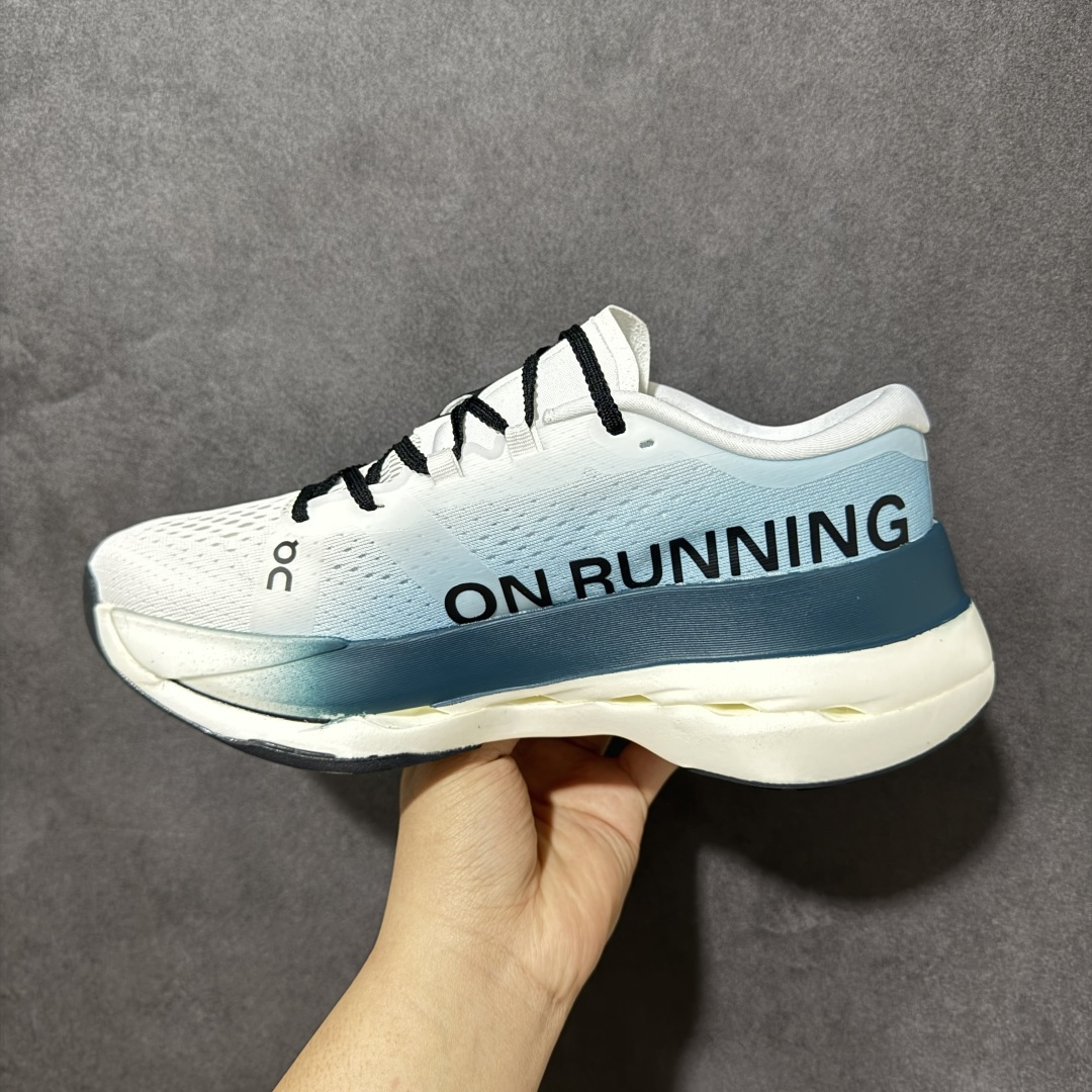 图片[2]-【PZ纯原】On昂跑 Cloudboom Max 系列舒适时尚透气支撑马拉松跑步鞋 纯原版本 做工版型材质非常到位 升级原楦原纸版开发版型 采用半透明轻量化纱网热熔面料材质 搭载双层Helion™泡棉中底 外置耐磨防滑橡胶底片❗️ 采用人体工程超薄透气网织布鞋面材质 搭镂空CloudTec®️科技泡棉缓震(4.5cm厘米)加厚中底 外置耐磨防滑橡胶底片 好看好穿 尺码：​36-45 无半码 ​-选品中心