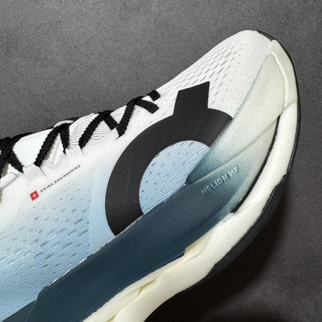 图片[7]-【PZ纯原】On昂跑 Cloudboom Max 系列舒适时尚透气支撑马拉松跑步鞋 纯原版本 做工版型材质非常到位 升级原楦原纸版开发版型 采用半透明轻量化纱网热熔面料材质 搭载双层Helion™泡棉中底 外置耐磨防滑橡胶底片❗️ 采用人体工程超薄透气网织布鞋面材质 搭镂空CloudTec®️科技泡棉缓震(4.5cm厘米)加厚中底 外置耐磨防滑橡胶底片 好看好穿 尺码：​36-45 无半码 ​-选品中心