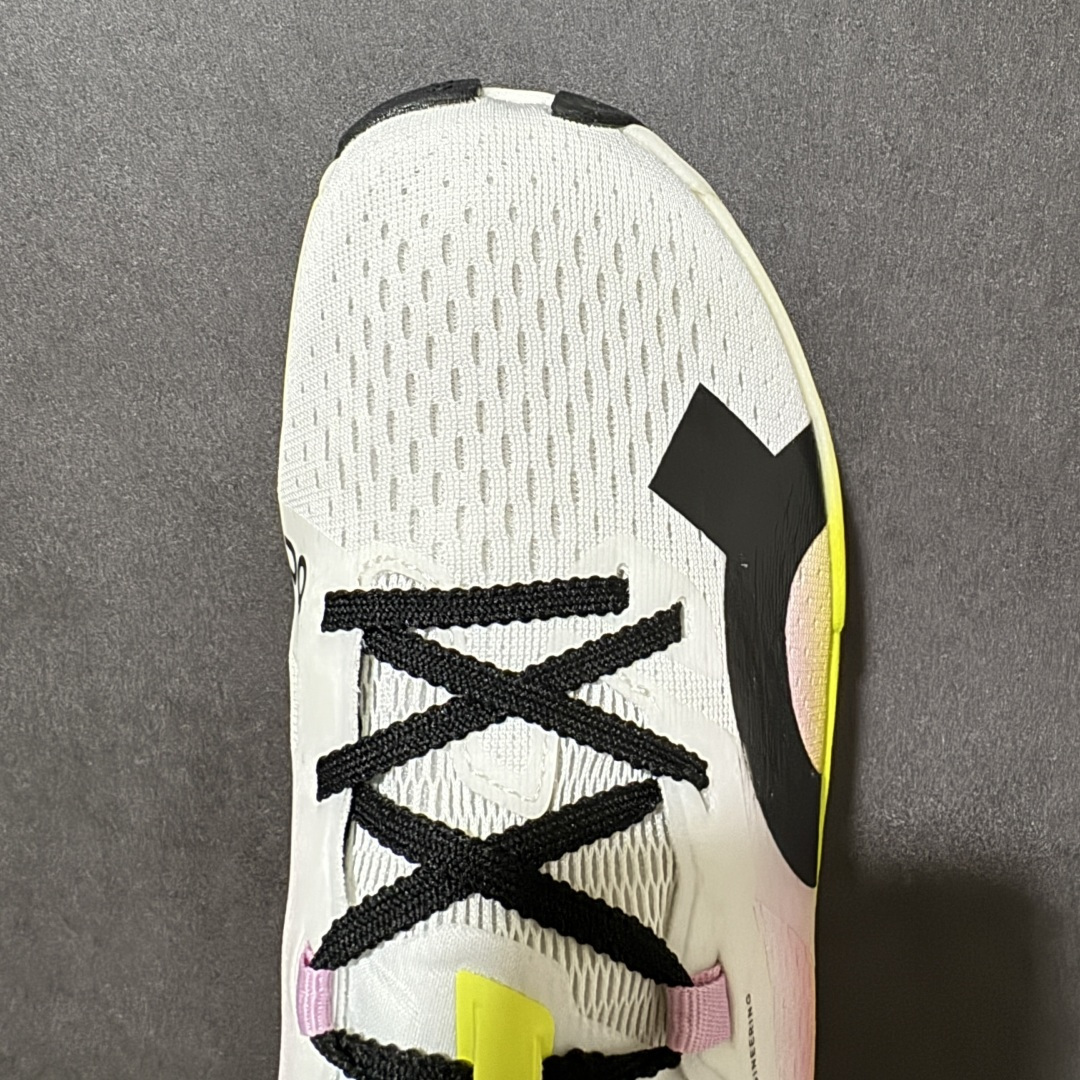 图片[5]-【PZ纯原】On昂跑 Cloudboom Max 系列舒适时尚透气支撑马拉松跑步鞋 纯原版本 做工版型材质非常到位 升级原楦原纸版开发版型 采用半透明轻量化纱网热熔面料材质 搭载双层Helion™泡棉中底 外置耐磨防滑橡胶底片❗️ 采用人体工程超薄透气网织布鞋面材质 搭镂空CloudTec®️科技泡棉缓震(4.5cm厘米)加厚中底 外置耐磨防滑橡胶底片 好看好穿 尺码：​36-45 无半码 ​-选品中心