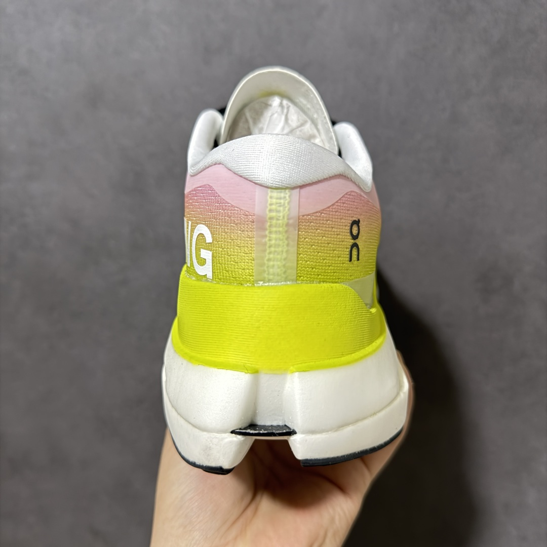 图片[4]-【PZ纯原】On昂跑 Cloudboom Max 系列舒适时尚透气支撑马拉松跑步鞋 纯原版本 做工版型材质非常到位 升级原楦原纸版开发版型 采用半透明轻量化纱网热熔面料材质 搭载双层Helion™泡棉中底 外置耐磨防滑橡胶底片❗️ 采用人体工程超薄透气网织布鞋面材质 搭镂空CloudTec®️科技泡棉缓震(4.5cm厘米)加厚中底 外置耐磨防滑橡胶底片 好看好穿 尺码：​36-45 无半码 ​-选品中心