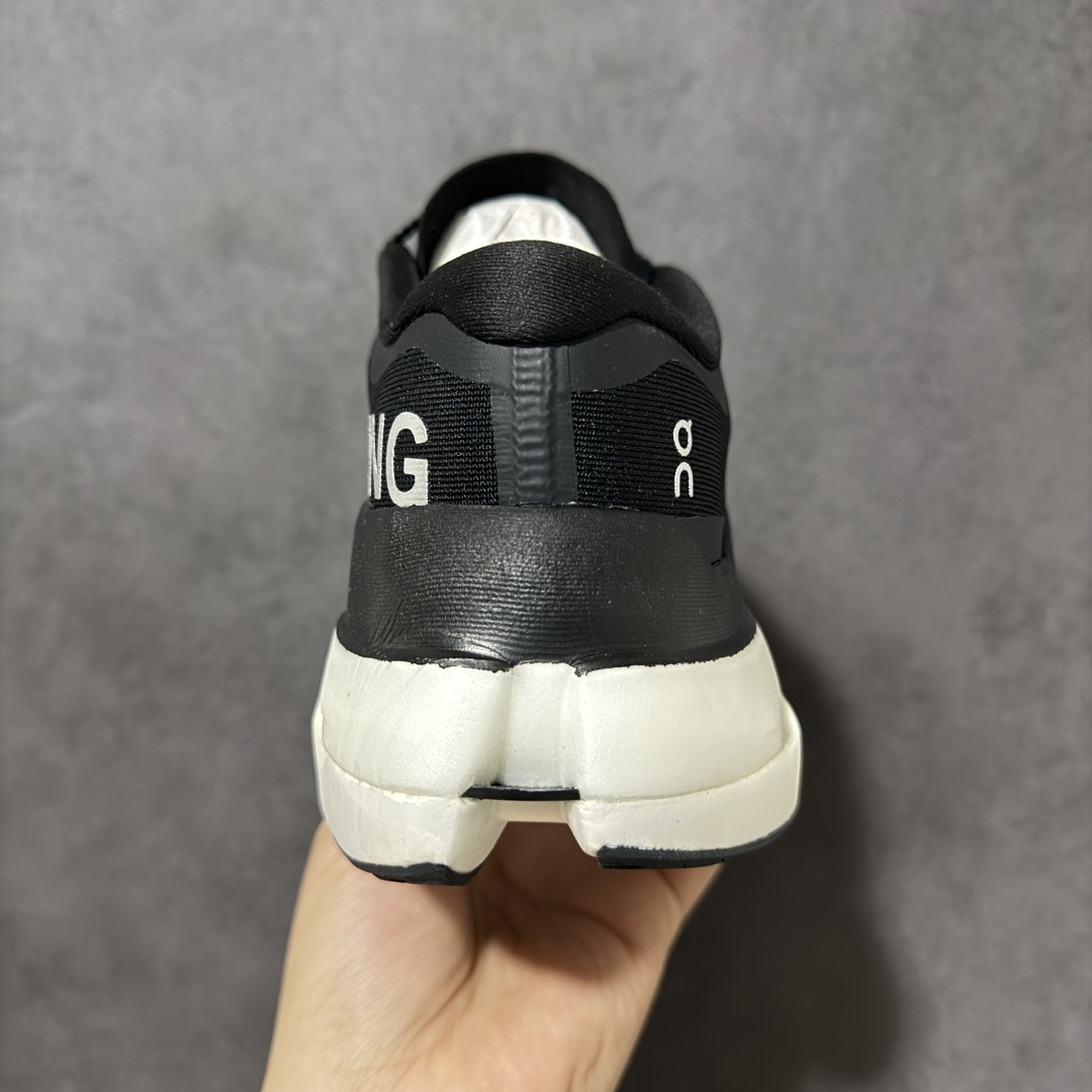 图片[4]-【PZ纯原】On昂跑 Cloudboom Max 系列舒适时尚透气支撑马拉松跑步鞋 纯原版本 做工版型材质非常到位 升级原楦原纸版开发版型 采用半透明轻量化纱网热熔面料材质 搭载双层Helion™泡棉中底 外置耐磨防滑橡胶底片❗️ 采用人体工程超薄透气网织布鞋面材质 搭镂空CloudTec®️科技泡棉缓震(4.5cm厘米)加厚中底 外置耐磨防滑橡胶底片 好看好穿 尺码：​36-45 无半码 ​-选品中心