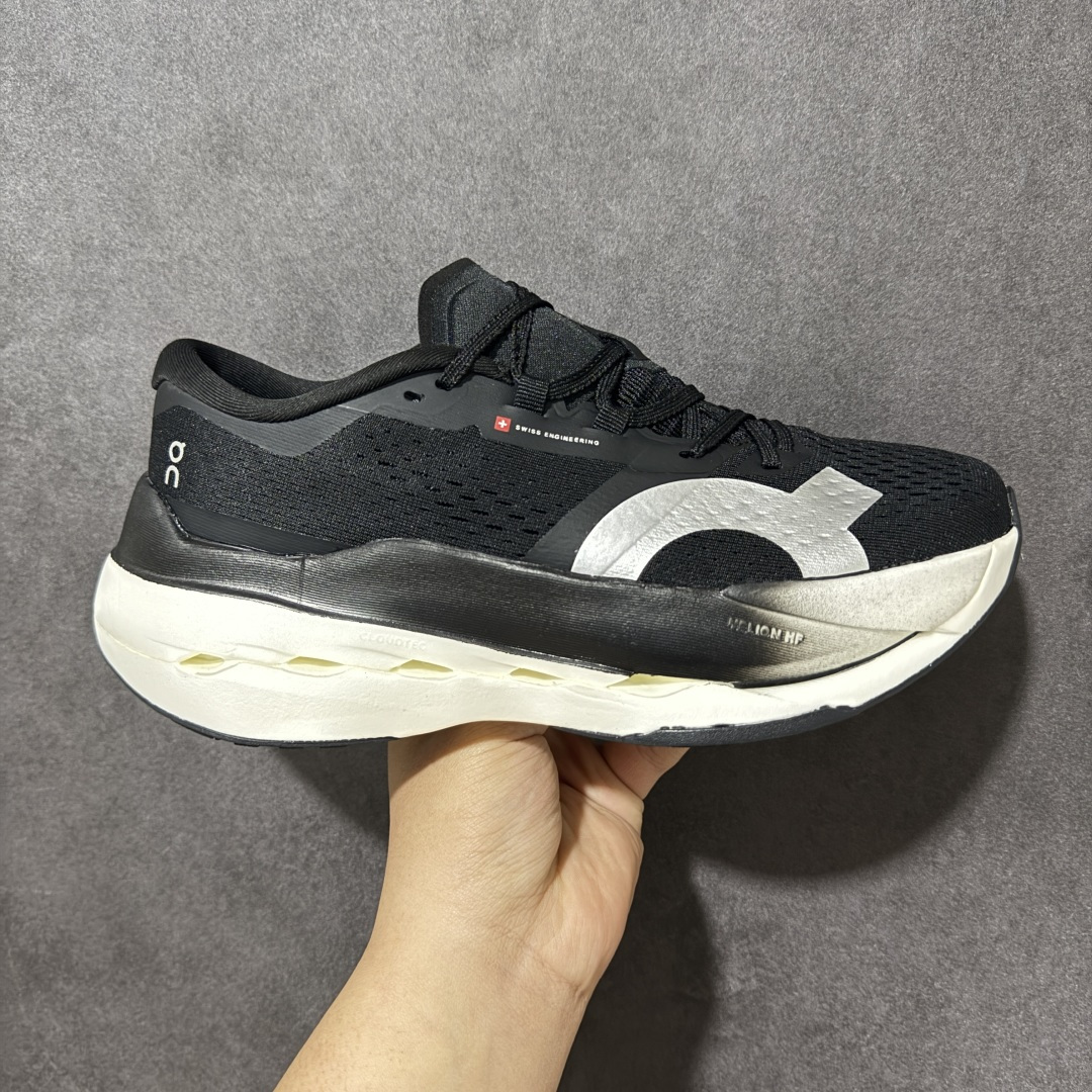 【PZ纯原】On昂跑 Cloudboom Max 系列舒适时尚透气支撑马拉松跑步鞋 纯原版本 做工版型材质非常到位 升级原楦原纸版开发版型 采用半透明轻量化纱网热熔面料材质 搭载双层Helion™泡棉中底 外置耐磨防滑橡胶底片❗️ 采用人体工程超薄透气网织布鞋面材质 搭镂空CloudTec®️科技泡棉缓震(4.5cm厘米)加厚中底 外置耐磨防滑橡胶底片 好看好穿 尺码:36-45 无半码 -选品中心