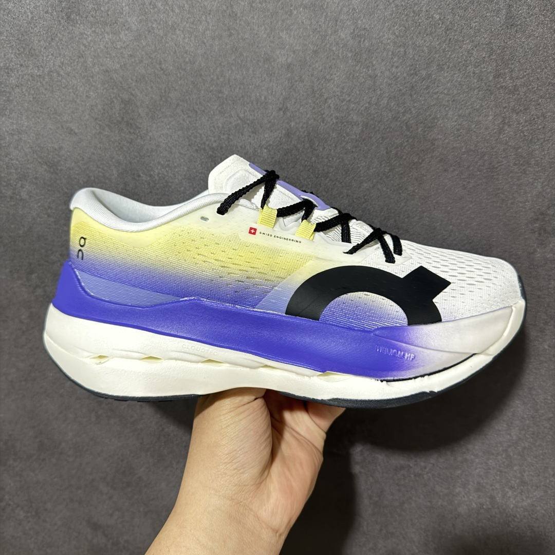 【PZ纯原】On昂跑 Cloudboom Max 系列舒适时尚透气支撑马拉松跑步鞋 纯原版本 做工版型材质非常到位 升级原楦原纸版开发版型 采用半透明轻量化纱网热熔面料材质 搭载双层Helion™泡棉中底 外置耐磨防滑橡胶底片❗️ 采用人体工程超薄透气网织布鞋面材质 搭镂空CloudTec®️科技泡棉缓震(4.5cm厘米)加厚中底 外置耐磨防滑橡胶底片 好看好穿 尺码:36-45 无半码 -选品中心