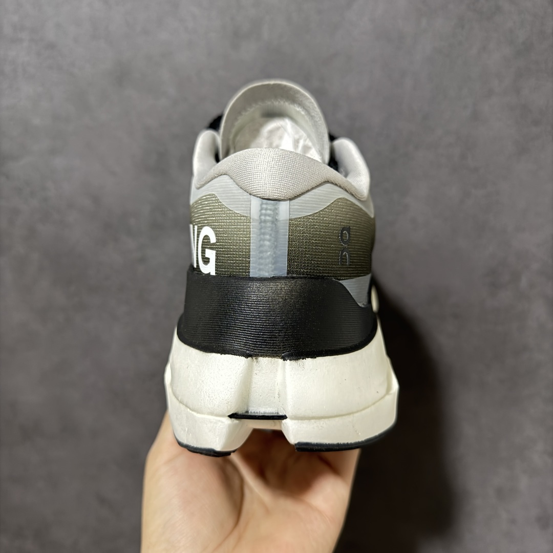 图片[4]-【PZ纯原】On昂跑 Cloudboom Max 系列舒适时尚透气支撑马拉松跑步鞋 纯原版本 做工版型材质非常到位 升级原楦原纸版开发版型 采用半透明轻量化纱网热熔面料材质 搭载双层Helion™泡棉中底 外置耐磨防滑橡胶底片❗️ 采用人体工程超薄透气网织布鞋面材质 搭镂空CloudTec®️科技泡棉缓震(4.5cm厘米)加厚中底 外置耐磨防滑橡胶底片 好看好穿 尺码：​36-45 无半码 ​-选品中心