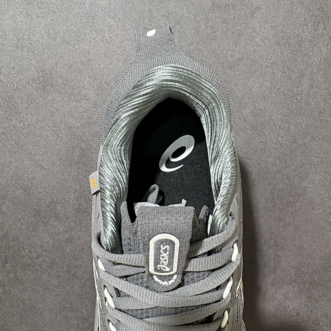 图片[6]-【公司级】Asics GEL-NIMBUS 28复古单品 ASICS(亚瑟士） 是日本实业家鬼冢喜八郎创立的跑鞋运动品牌，名宇想法源自著名的拉丁谚语“AnimaSana In Corpore Sano”，意为“健全的精神寓于强健的体魄”。正如其名字的含义，ASICS亚瑟士一直坚信保持身体的健康与活力是打造健康快乐的生活方式的最佳途径。亚瑟士的跑鞋、篮球鞋等系列集专业与美貌于一身，拥有极高的热度 货号：1011C268-021 尺码：36 37 37.5 38 39 39.5 40 40.5 41.5 42 42.5 43.5 44 45 46 47-选品中心