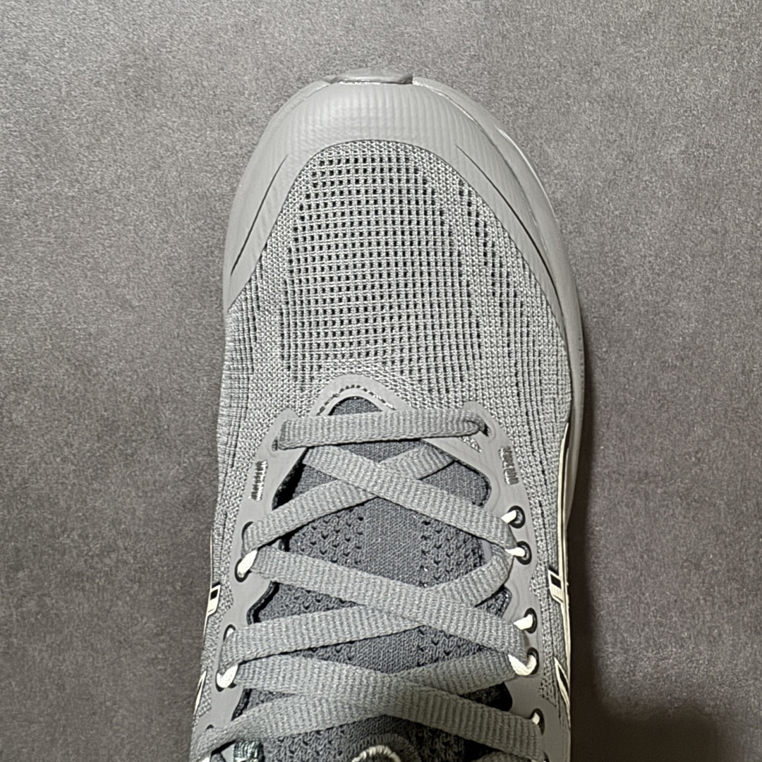 图片[5]-【公司级】Asics GEL-NIMBUS 28复古单品 ASICS(亚瑟士） 是日本实业家鬼冢喜八郎创立的跑鞋运动品牌，名宇想法源自著名的拉丁谚语“AnimaSana In Corpore Sano”，意为“健全的精神寓于强健的体魄”。正如其名字的含义，ASICS亚瑟士一直坚信保持身体的健康与活力是打造健康快乐的生活方式的最佳途径。亚瑟士的跑鞋、篮球鞋等系列集专业与美貌于一身，拥有极高的热度 货号：1011C268-021 尺码：36 37 37.5 38 39 39.5 40 40.5 41.5 42 42.5 43.5 44 45 46 47-选品中心