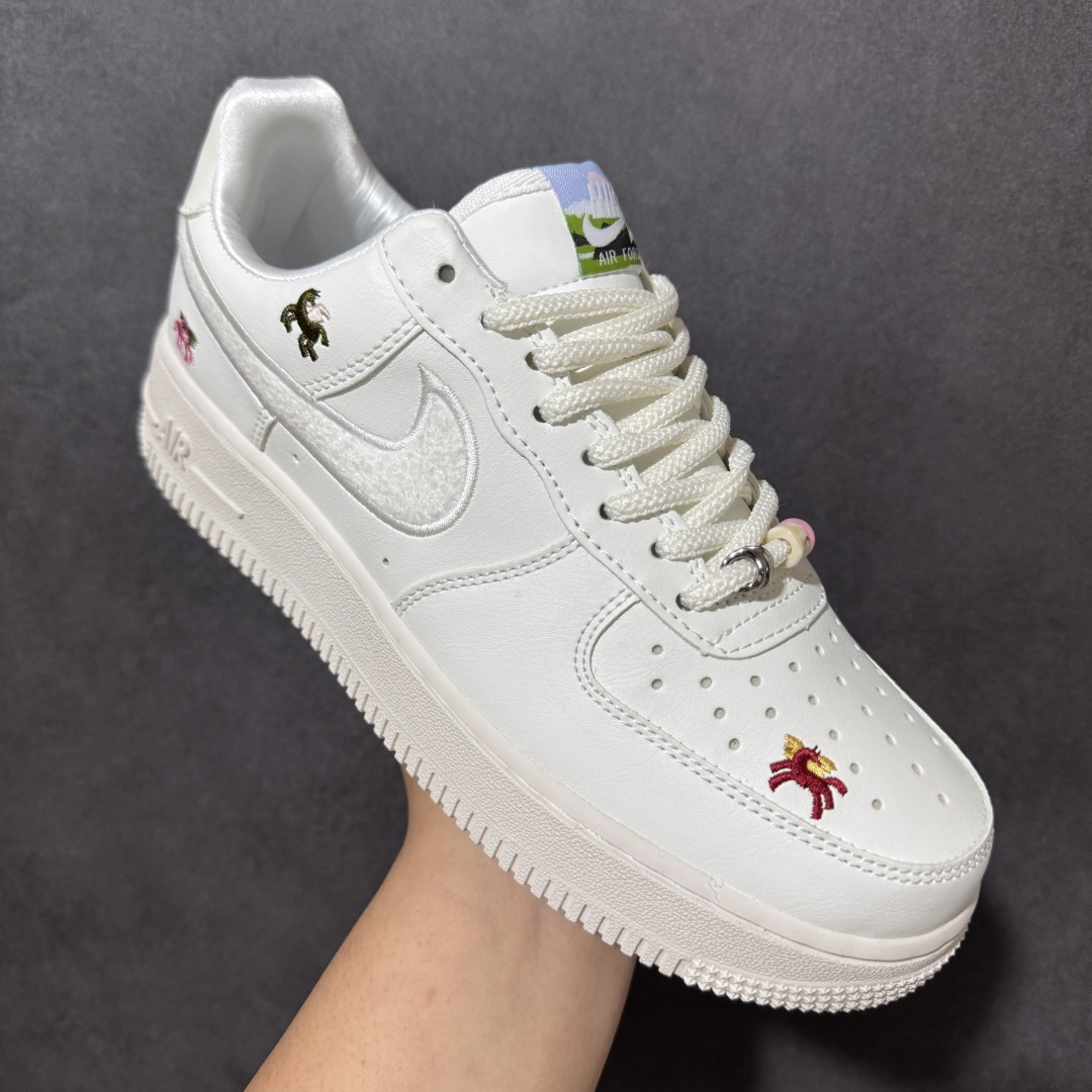 图片[3]-特价【定制版】NIKE AIR FORCE 1‘07 空军马年限定 原楦头原纸板 打造纯正低帮空军版型 货号：FV5948-104 尺码：36 36.5 37.5 38 38.5 39 40 40.5 41 42 42.5 43 44 45-选品中心