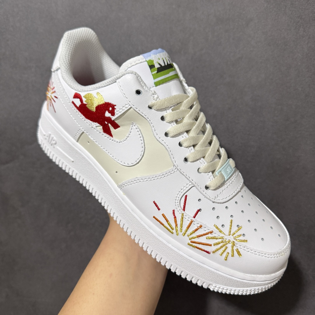 图片[3]-特价【定制版】NIKE AIR FORCE 1 空军马年限定 原楦头原纸板 打造纯正低帮空军版型 货号：IQ1133-111 尺码：36 36.5 37.5 38 38.5 39 40 40.5 41 42 42.5 43 44 45-选品中心
