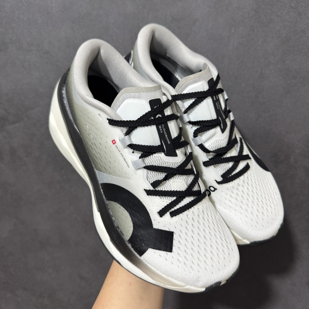 图片[2]-【PZ纯原】On昂跑 Cloudboom Max 系列舒适时尚透气支撑马拉松跑步鞋 纯原版本 做工版型材质非常到位 升级原楦原纸版开发版型 采用半透明轻量化纱网热熔面料材质 搭载双层Helion™泡棉中底 外置耐磨防滑橡胶底片❗️ 采用人体工程超薄透气网织布鞋面材质 搭镂空CloudTec®️科技泡棉缓震(4.5cm厘米)加厚中底 外置耐磨防滑橡胶底片 好看好穿 尺码：​36-45 无半码 ​-选品中心