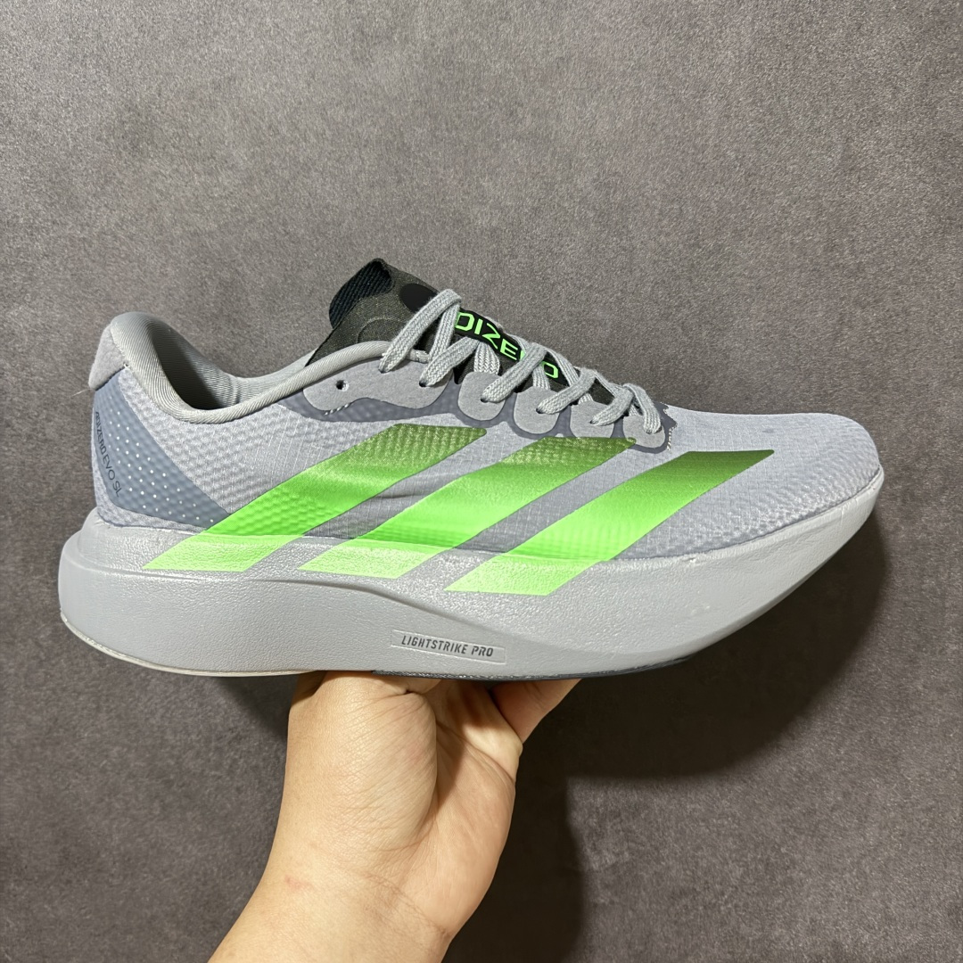 【公司级】Adidas Adizero Evo SL 2 阿迪超轻透气缓震跑鞋 #以令人难以置信的138克重量，刷新了跑鞋轻量化的记录，阿迪在材料科学和工艺技术上的深厚积累。 #全新鞋款采用Lightweight Upper材料，让穿着者几乎能够体验到一种\
