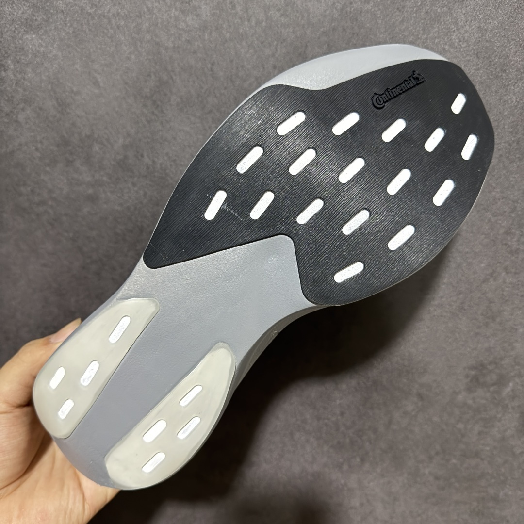 图片[9]-【公司级】Adidas Adizero Evo SL 2 阿迪超轻透气缓震跑鞋 #以令人难以置信的138克重量，刷新了跑鞋轻量化的记录，阿迪在材料科学和工艺技术上的深厚积累。 #全新鞋款采用Lightweight Upper材料，让穿着者几乎能够体验到一种\”裸足\”的感觉 货号： KI6927 尺码：36 36.5 37 38 38.5 39 40 40.5 41 42 42.5 43 44 44.5 45-选品中心