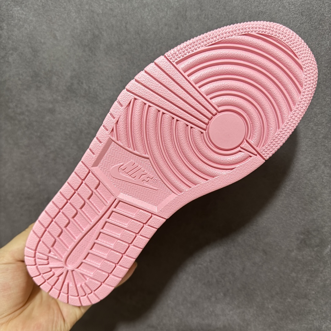 图片[9]-【公司级】Nike Air Jordan 1 x Travis Scott AJ1倒勾 乔一倒钩 耐克 低帮文化篮球鞋 升级原楦原档案数据开发纸版楦型 采用同源纳帕头层皮革鞋面材质 全新底模完美品相清洁度及喷漆效果 完美品质出货 细节如图所示 鞋面切割工整 冲孔整齐干净 中底拉帮线 整体清洁度非常好 货号：DM7866-171 尺码：36 36.5 37.5 38 38.5 39 40 40.5 41 42 42.5 43 44 45 46-选品中心