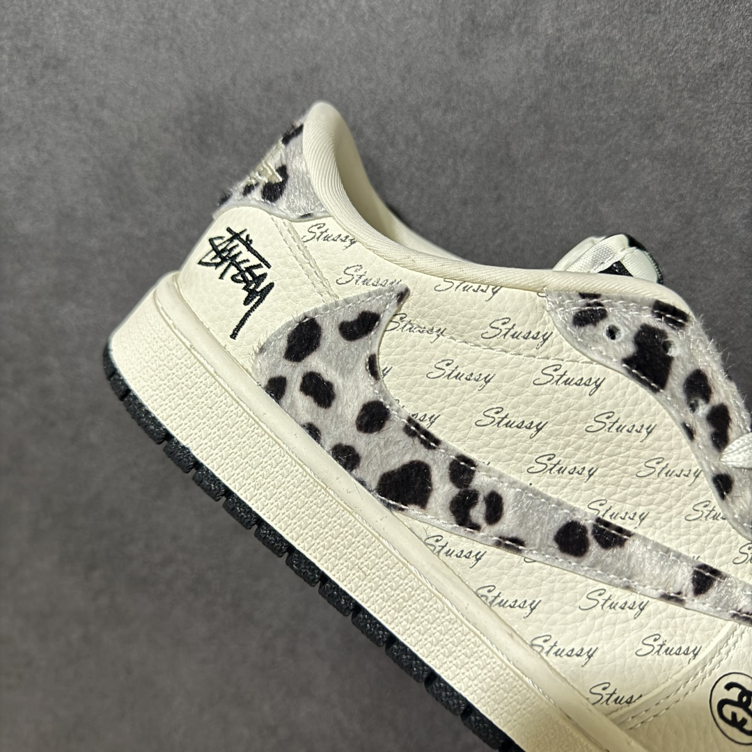 图片[8]-【定制版】Nike Air Jordan 1 Low（斯图西联名） 乔丹倒勾 爆款高端定制 米白荔枝纹碰撞灰色豹纹，Stussy手写Logo铺满鞋身，金属吊牌点睛挂着街头魂。美式复古与亚文化的碰撞，每一步都是潮流宣言。定制鞋盒 超高清洁度 细节完美 货号：XJ0979-001 尺码：36 36.5 37.5 38 38.5 39 40 40.5 41 42 42.5 43 44 44.5 45-选品中心