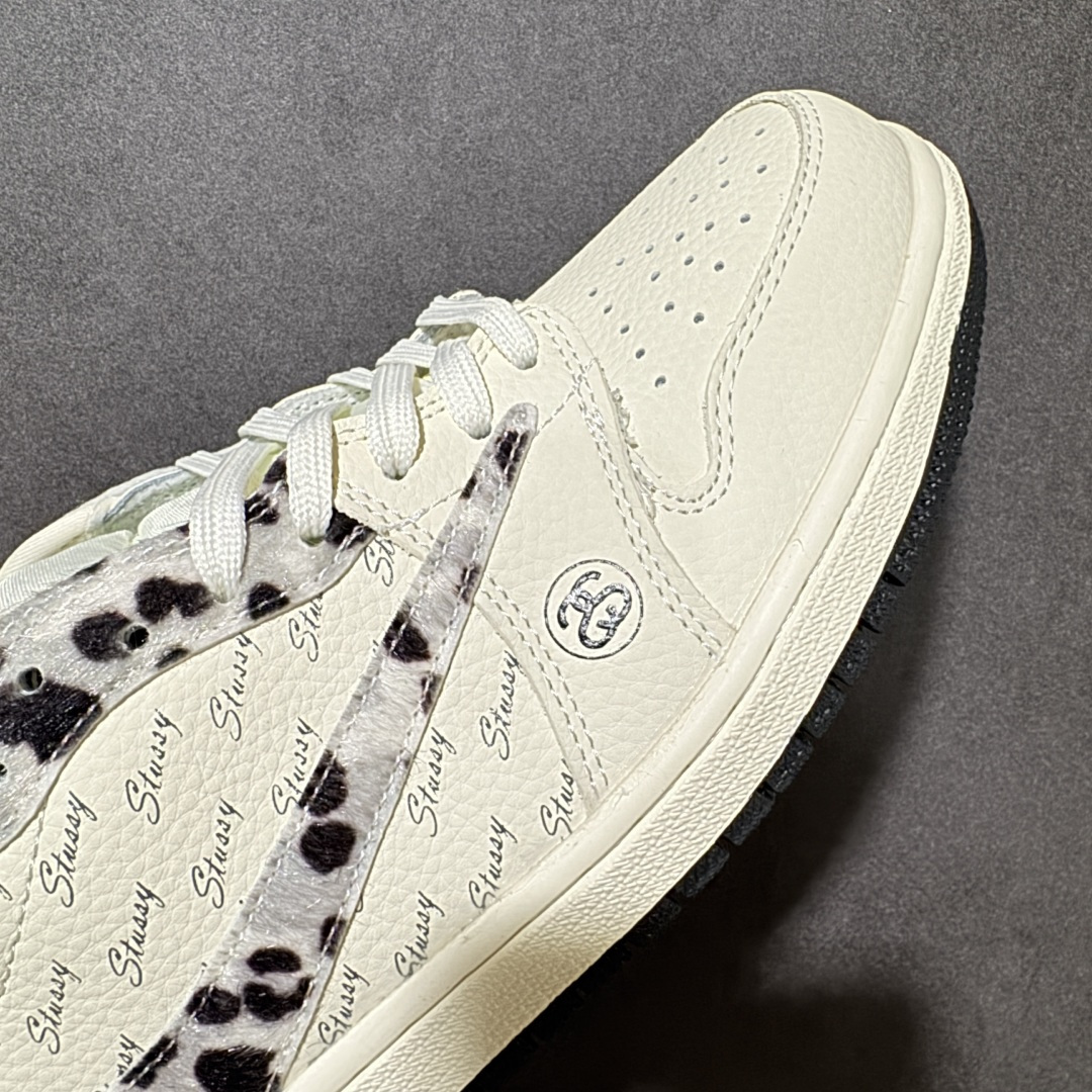 图片[7]-【定制版】Nike Air Jordan 1 Low（斯图西联名） 乔丹倒勾 爆款高端定制 米白荔枝纹碰撞灰色豹纹，Stussy手写Logo铺满鞋身，金属吊牌点睛挂着街头魂。美式复古与亚文化的碰撞，每一步都是潮流宣言。定制鞋盒 超高清洁度 细节完美 货号：XJ0979-001 尺码：36 36.5 37.5 38 38.5 39 40 40.5 41 42 42.5 43 44 44.5 45-选品中心