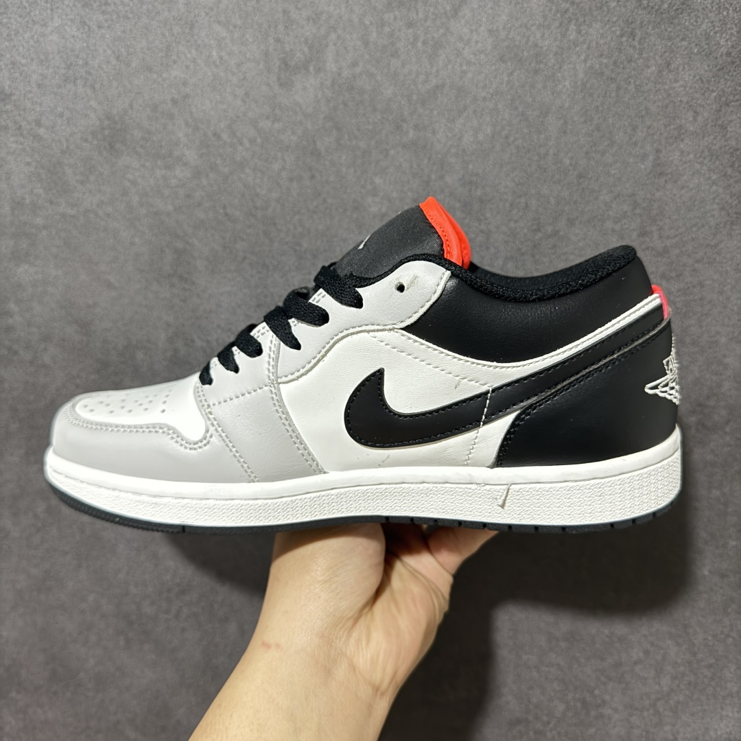 图片[2]-【H11纯原】Nike Air Jordan 1 Low SE AJ1 乔一 舒适贴合 防滑耐磨 低帮 复古篮球鞋 货号：553560-045 尺码：35.5 36 36.5 37.5 38 38.5 39 40 40.5 41 42 42.5 43 44 45 46 47.5 48.5 #H11顶级纯原 纯原外贸平台特供订单 #全套原纸板楦头开发 #原厂特供材料配套加持 #确保原汁原味 完美呈现版型 #原档数据独家私模大底 #男女鞋同步官方开发至47.5 #原装进口轻量化鞋垫 #进口港宝加持 后跟自然饱满 还原公司包裹性 #鞋面采用原装数据贴合技术 #全方位贴合包裹脚型 #鞋跟部鞋底牵引设计 #提供强大的抓地性能 #更适应不同实战场地路面-选品中心