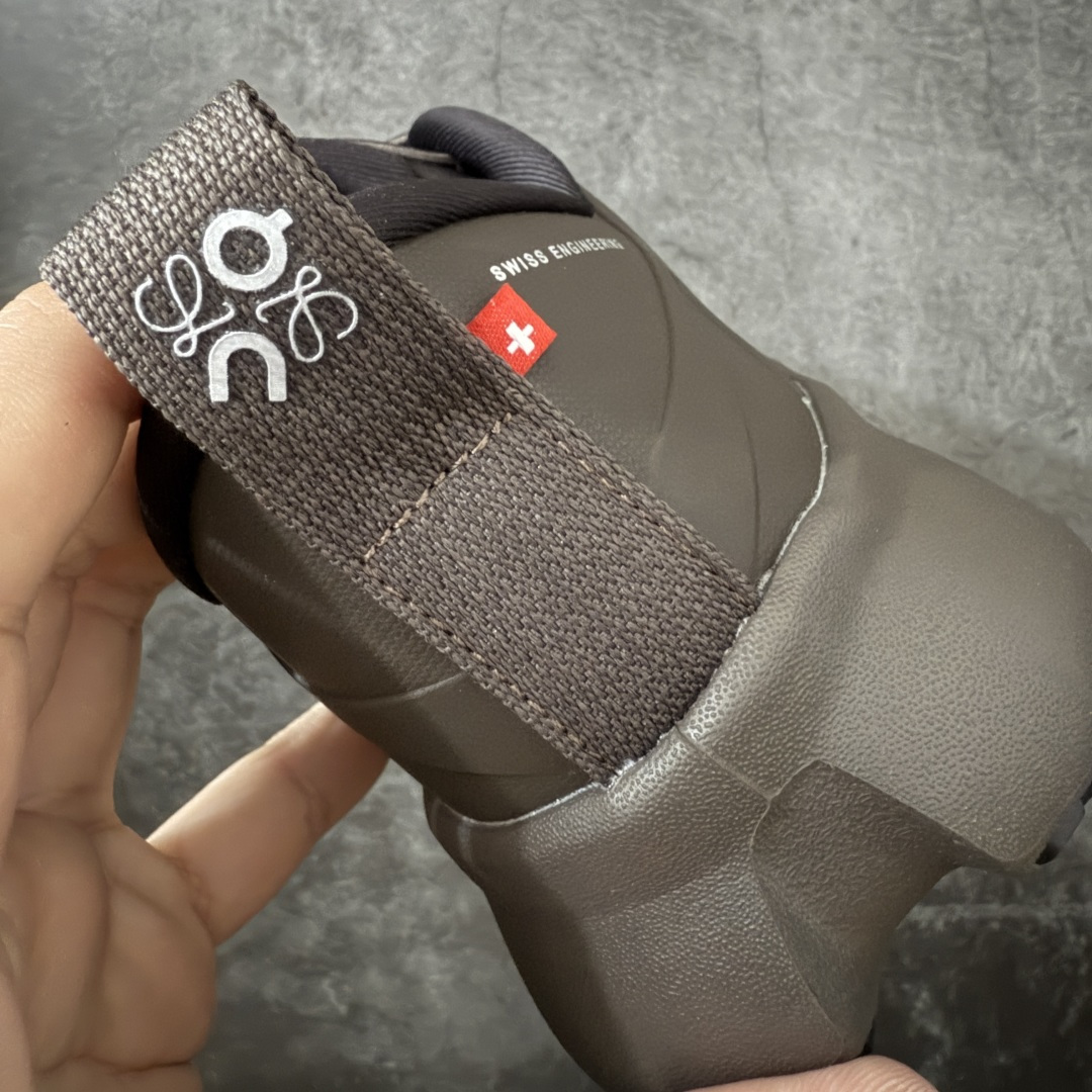 图片[2]-【莞产顶级】LOEWE罗意威 x ON昂跑 联名款 Cloudsolo系列 •原鞋一致橡胶底 原版高弹MD 加爆米花料 •正确后跟小蛮腰 •Logo立体有光泽度 •正确鞋头饱满立体 •鞋舌TPU立体高频 •正确鞋面网布多层厚实材料 •后跟织带高频立体 织带上浆加硬 •正确鞋带头滴胶柔软 •正确鞋垫前薄后厚有弹性（欧奈斯材料，非普通海玻璃） 尺码：36 36.5 37 37.5 38 38.5 39 40 40.5 41 42 42.5 43 44 44.5 45 46（真半码）-选品中心