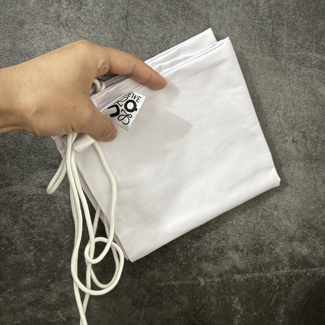 图片[11]-【莞产顶级】LOEWE罗意威 x ON昂跑 联名款 Cloudsolo系列 •原鞋一致橡胶底 原版高弹MD 加爆米花料 •正确后跟小蛮腰 •Logo立体有光泽度 •正确鞋头饱满立体 •鞋舌TPU立体高频 •正确鞋面网布多层厚实材料 •后跟织带高频立体 织带上浆加硬 •正确鞋带头滴胶柔软 •正确鞋垫前薄后厚有弹性（欧奈斯材料，非普通海玻璃） 尺码：36 36.5 37 37.5 38 38.5 39 40 40.5 41 42 42.5 43 44 44.5 45 46（真半码）-选品中心