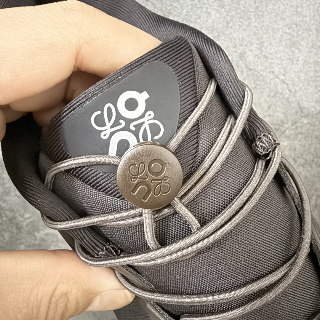 图片[6]-【莞产顶级】LOEWE罗意威 x ON昂跑 联名款 Cloudsolo系列 •原鞋一致橡胶底 原版高弹MD 加爆米花料 •正确后跟小蛮腰 •Logo立体有光泽度 •正确鞋头饱满立体 •鞋舌TPU立体高频 •正确鞋面网布多层厚实材料 •后跟织带高频立体 织带上浆加硬 •正确鞋带头滴胶柔软 •正确鞋垫前薄后厚有弹性（欧奈斯材料，非普通海玻璃） 尺码：36 36.5 37 37.5 38 38.5 39 40 40.5 41 42 42.5 43 44 44.5 45 46（真半码）-选品中心