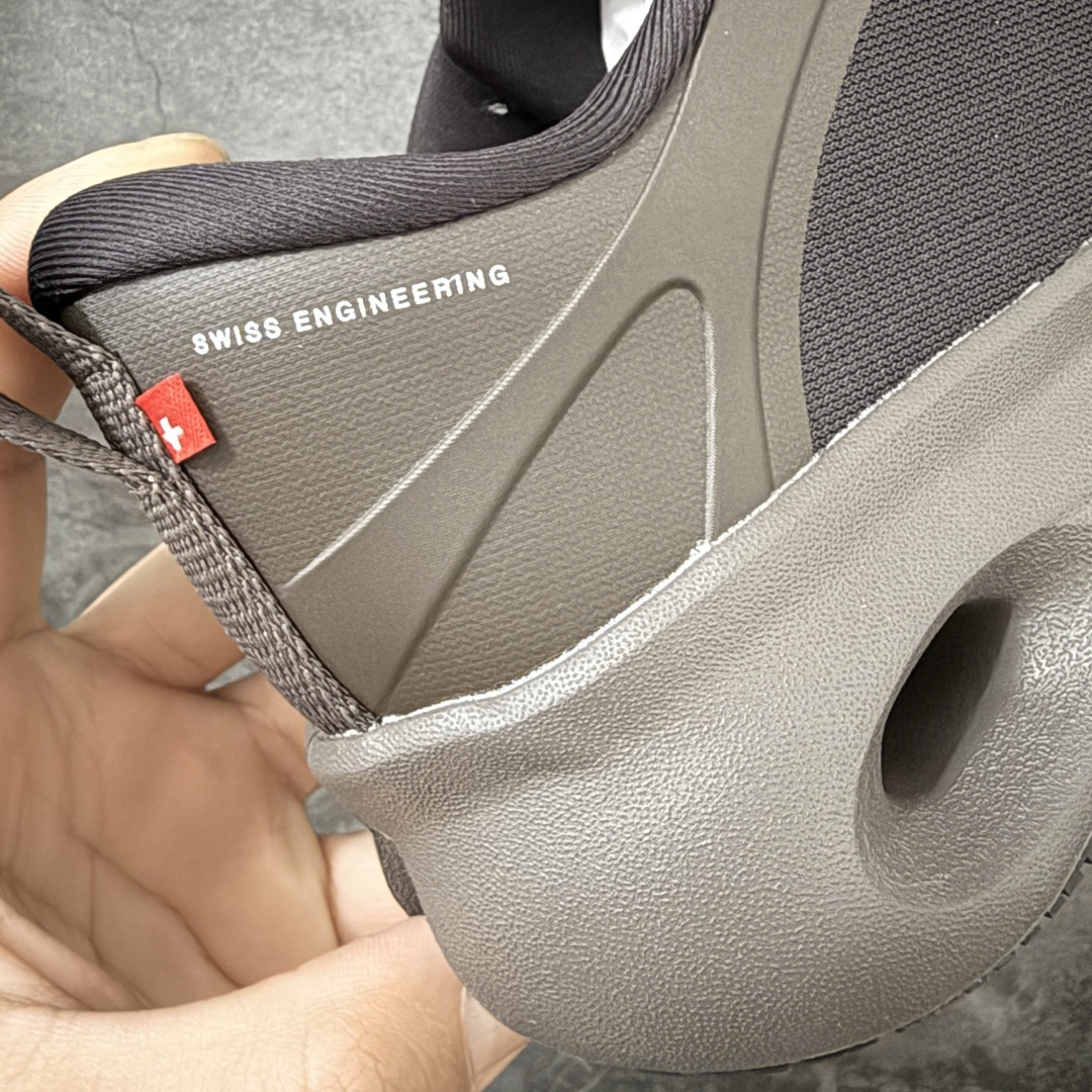 图片[3]-【莞产顶级】LOEWE罗意威 x ON昂跑 联名款 Cloudsolo系列 •原鞋一致橡胶底 原版高弹MD 加爆米花料 •正确后跟小蛮腰 •Logo立体有光泽度 •正确鞋头饱满立体 •鞋舌TPU立体高频 •正确鞋面网布多层厚实材料 •后跟织带高频立体 织带上浆加硬 •正确鞋带头滴胶柔软 •正确鞋垫前薄后厚有弹性（欧奈斯材料，非普通海玻璃） 尺码：36 36.5 37 37.5 38 38.5 39 40 40.5 41 42 42.5 43 44 44.5 45 46（真半码）-选品中心