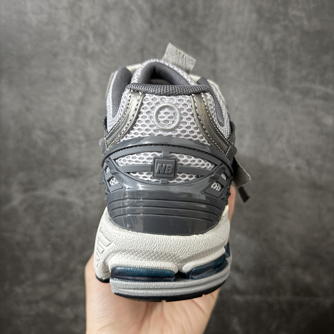 图片[4]-【纯原版】NB新百伦New Balance NB1906 U19066U8系列复古老爹风休闲运动慢跑鞋 采用轻质牛剖革拼接透气网眼衬垫织物鞋面材质#T-Beam大底提供足步弓支撑，保持步态稳定#后跟搭载外露缓震胶 鞋身整体以各种深浅不一的灰色覆盖，鞋头以淡蓝色调装饰，网眼衬垫通过不规律的色块实现做旧的美感，泛黄的鞋底更是进一步增添了复古气息。 尺码：36 37 37.5 38 38.5 39.5 40 40.5 41.5 42 42.5 43 44 45 46.5-选品中心