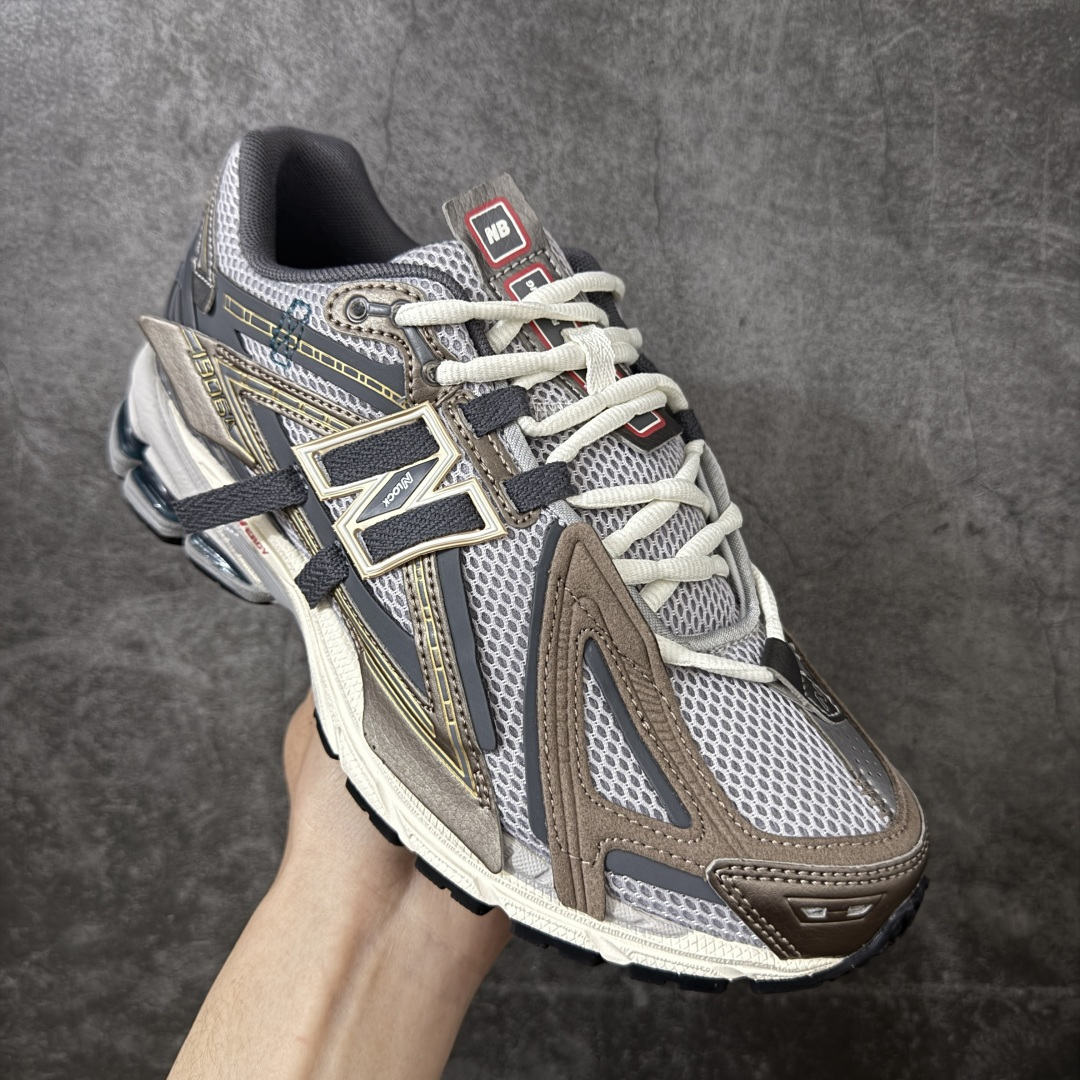 图片[3]-【纯原版】NB新百伦New Balance NB1906 U19066U8系列复古老爹风休闲运动慢跑鞋 采用轻质牛剖革拼接透气网眼衬垫织物鞋面材质#T-Beam大底提供足步弓支撑，保持步态稳定#后跟搭载外露缓震胶 鞋身整体以各种深浅不一的灰色覆盖，鞋头以淡蓝色调装饰，网眼衬垫通过不规律的色块实现做旧的美感，泛黄的鞋底更是进一步增添了复古气息。 尺码：36 37 37.5 38 38.5 39.5 40 40.5 41.5 42 42.5 43 44 45 46.5-选品中心