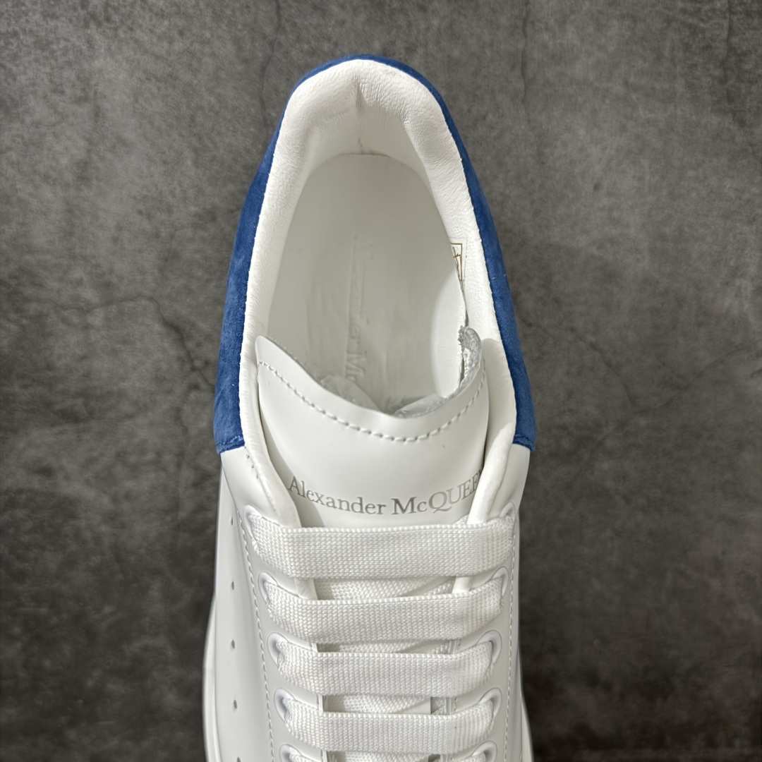 图片[8]-【HT纯原礼盒版】Alexander McQueen/亚历山大麦昆松糕鞋厚底增高小白鞋 藏蓝尾 全市场配色最齐(100+配色) 性价比最高 同价位品质无敌 进口丝绸亚光原版正品 水染羊皮内里 羊皮垫脚 回弹度到位 耐磨又舒适 鞋底厚4.5cm 全套原版包装 配件齐全 官方一致 凹凸定制正品原盒包装 右脚鞋舌嵌入防伪芯片装置 外盒鞋标官方二维码扫码+防伪芯片 尺码：35-45-选品中心