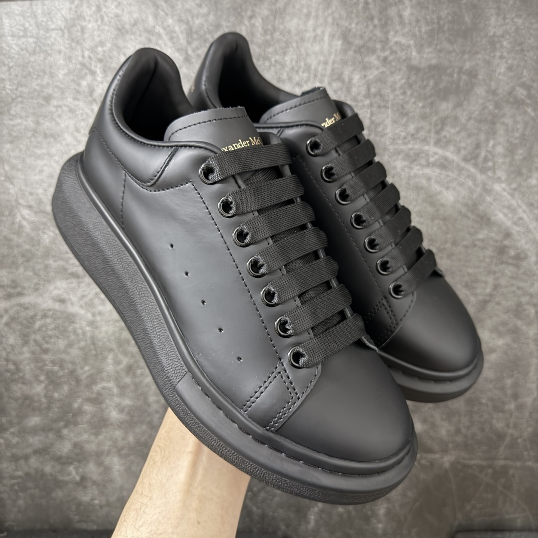 图片[10]-【HT纯原礼盒版】Alexander McQueen/亚历山大麦昆松糕鞋厚底增高小白鞋 全市场配色最齐(100+配色) 性价比最高 同价位品质无敌 进口丝绸亚光原版正品 水染羊皮内里 羊皮垫脚 回弹度到位 耐磨又舒适 鞋底厚4.5cm 全套原版包装 配件齐全 官方一致 凹凸定制正品原盒包装 右脚鞋舌嵌入防伪芯片装置 外盒鞋标官方二维码扫码+防伪芯片 尺码：35-45-选品中心
