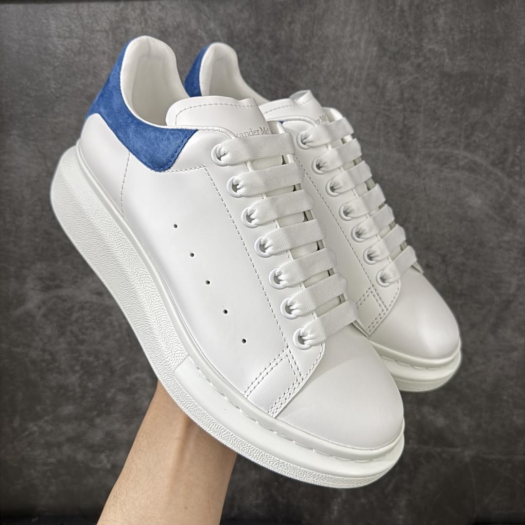 图片[5]-【HT纯原礼盒版】Alexander McQueen/亚历山大麦昆松糕鞋厚底增高小白鞋 全市场配色最齐(100+配色) 性价比最高 同价位品质无敌 进口丝绸亚光原版正品 水染羊皮内里 羊皮垫脚 回弹度到位 耐磨又舒适 鞋底厚4.5cm 全套原版包装 配件齐全 官方一致 凹凸定制正品原盒包装 右脚鞋舌嵌入防伪芯片装置 外盒鞋标官方二维码扫码+防伪芯片 尺码：35-45-选品中心