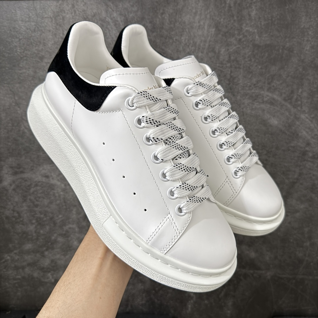 图片[13]-【HT纯原礼盒版】Alexander McQueen/亚历山大麦昆松糕鞋厚底增高小白鞋 全市场配色最齐(100+配色) 性价比最高 同价位品质无敌 进口丝绸亚光原版正品 水染羊皮内里 羊皮垫脚 回弹度到位 耐磨又舒适 鞋底厚4.5cm 全套原版包装 配件齐全 官方一致 凹凸定制正品原盒包装 右脚鞋舌嵌入防伪芯片装置 外盒鞋标官方二维码扫码+防伪芯片 尺码：35-45-选品中心