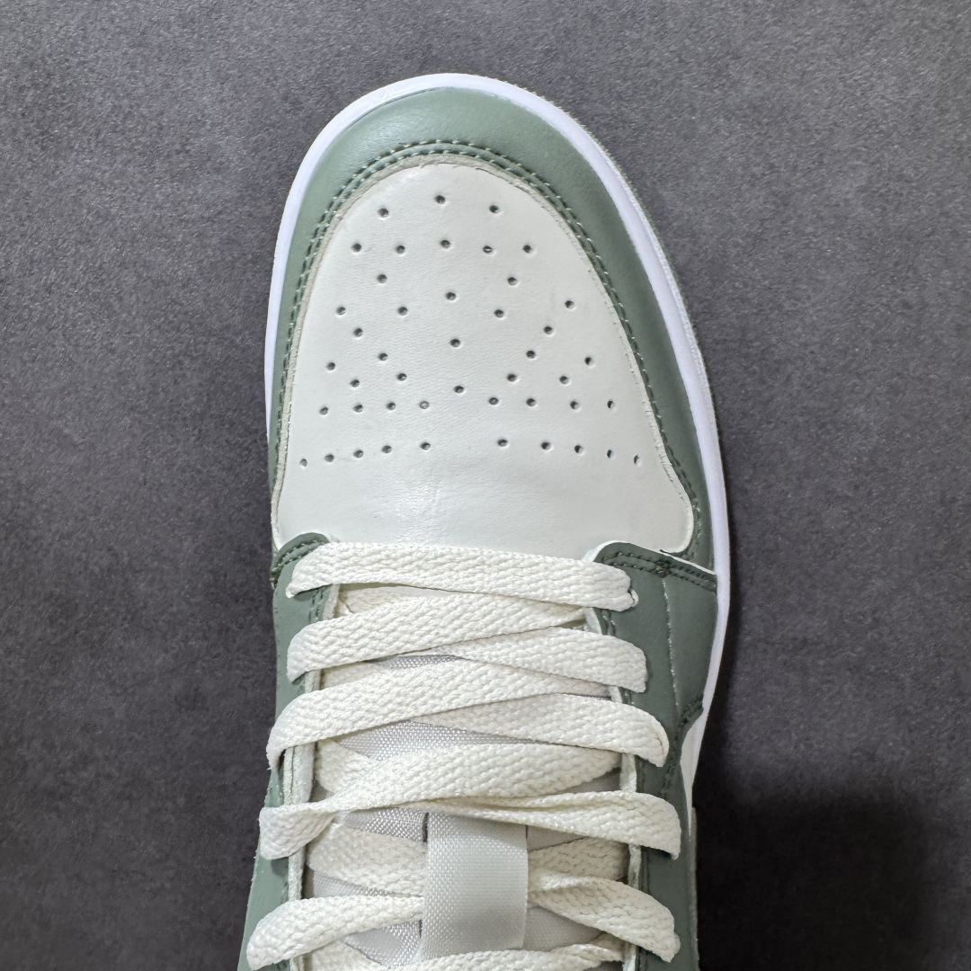 图片[5]-【H11纯原】Nike Air Jordan 1 Low SE AJ1 乔一 舒适贴合 防滑耐磨 低帮 复古篮球鞋 货号：553558-300 尺码：35.5 36 36.5 37.5 38 38.5 39 40 40.5 41 42 42.5 43 44 45 46 47.5 48.5 #H11顶级纯原 纯原外贸平台特供订单 #全套原纸板楦头开发 #原厂特供材料配套加持 #确保原汁原味 完美呈现版型 #原档数据独家私模大底 #男女鞋同步官方开发至48.5 #原装进口轻量化鞋垫 #进口港宝加持 后跟自然饱满 还原公司包裹性 #鞋面采用原装数据贴合技术 #全方位贴合包裹脚型 #鞋跟部鞋底牵引设计 #提供强大的抓地性能 #更适应不同实战场地路面-选品中心