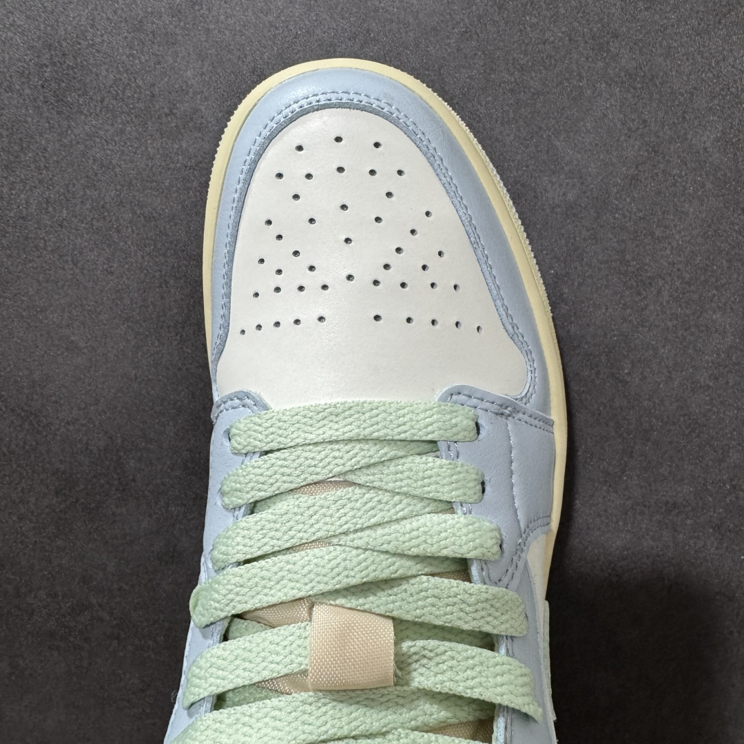 图片[5]-【H11纯原】Nike Air Jordan 1 Low SE AJ1 乔一 舒适贴合 防滑耐磨 低帮 复古篮球鞋 货号：553558-133 尺码：35.5 36 36.5 37.5 38 38.5 39 40 40.5 41 42 42.5 43 44 45 46 47.5 48.5 #H11顶级纯原 纯原外贸平台特供订单 #全套原纸板楦头开发 #原厂特供材料配套加持 #确保原汁原味 完美呈现版型 #原档数据独家私模大底 #男女鞋同步官方开发至48.5 #原装进口轻量化鞋垫 #进口港宝加持 后跟自然饱满 还原公司包裹性 #鞋面采用原装数据贴合技术 #全方位贴合包裹脚型 #鞋跟部鞋底牵引设计 #提供强大的抓地性能 #更适应不同实战场地路面-选品中心