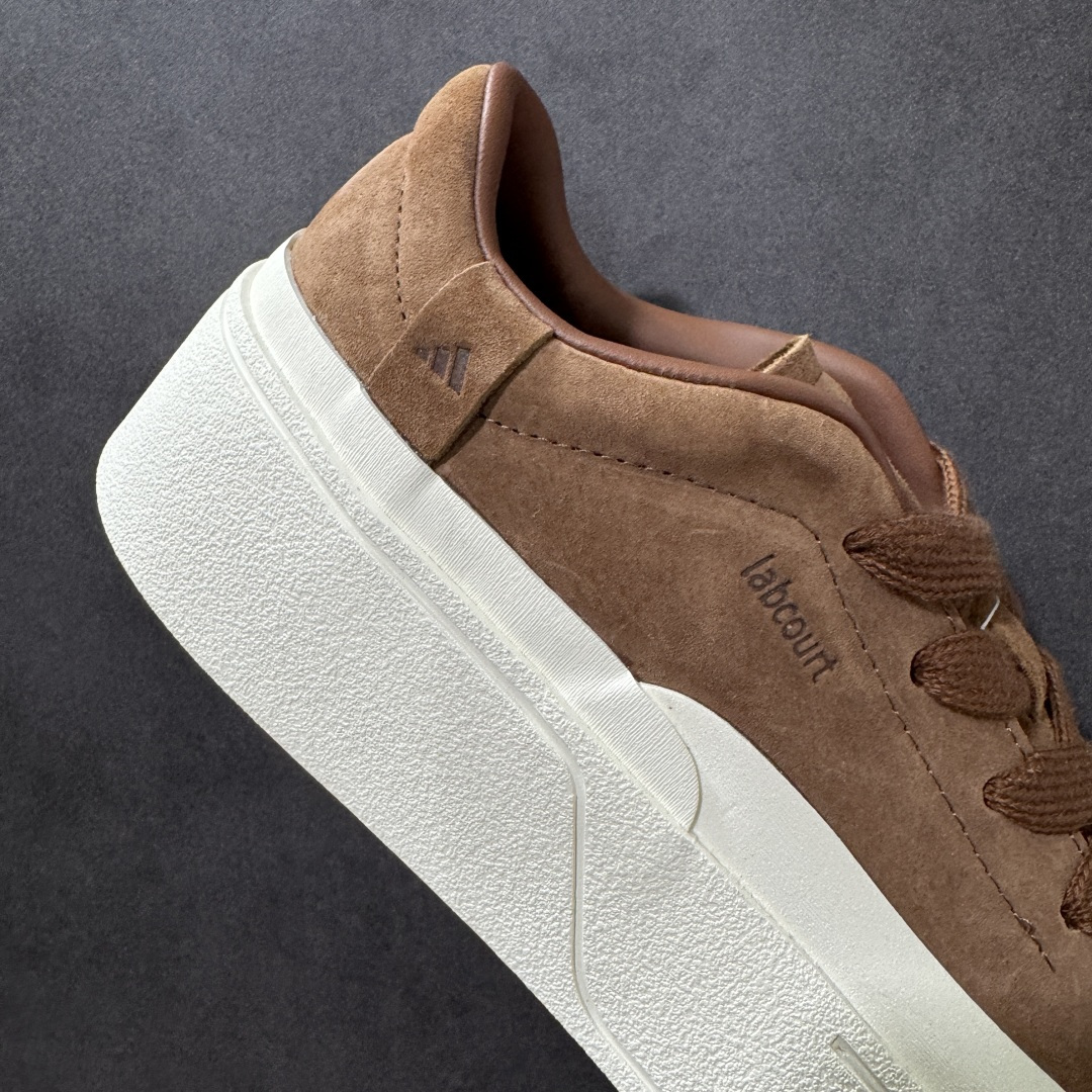 图片[8]-【RS纯原版】阿迪达斯adidas LABCOURT 百搭休闲轻松舒适 耐磨透气低帮板鞋 鞋面和鞋底连接处使用了包边处理，看起来更加精致有型;内里也使用了光滑的优质皮革，鞋垫上的Adidas LOGO彰显品牌身份，鞋子后脚跟处的英文 ENDINEERED FOR THE STYLE OF FUTURE译为“为未来的风格而设计” ! 货号：KH6671 尺码：35¹/₃ 36 36²/₃ 37¹/₃ 38 38²/₃ 39¹/₃ 40 40²/₃ 41¹/₃ 42 42²/₃ 43¹/₃ 44 44²/₃ 45¹/₃-选品中心