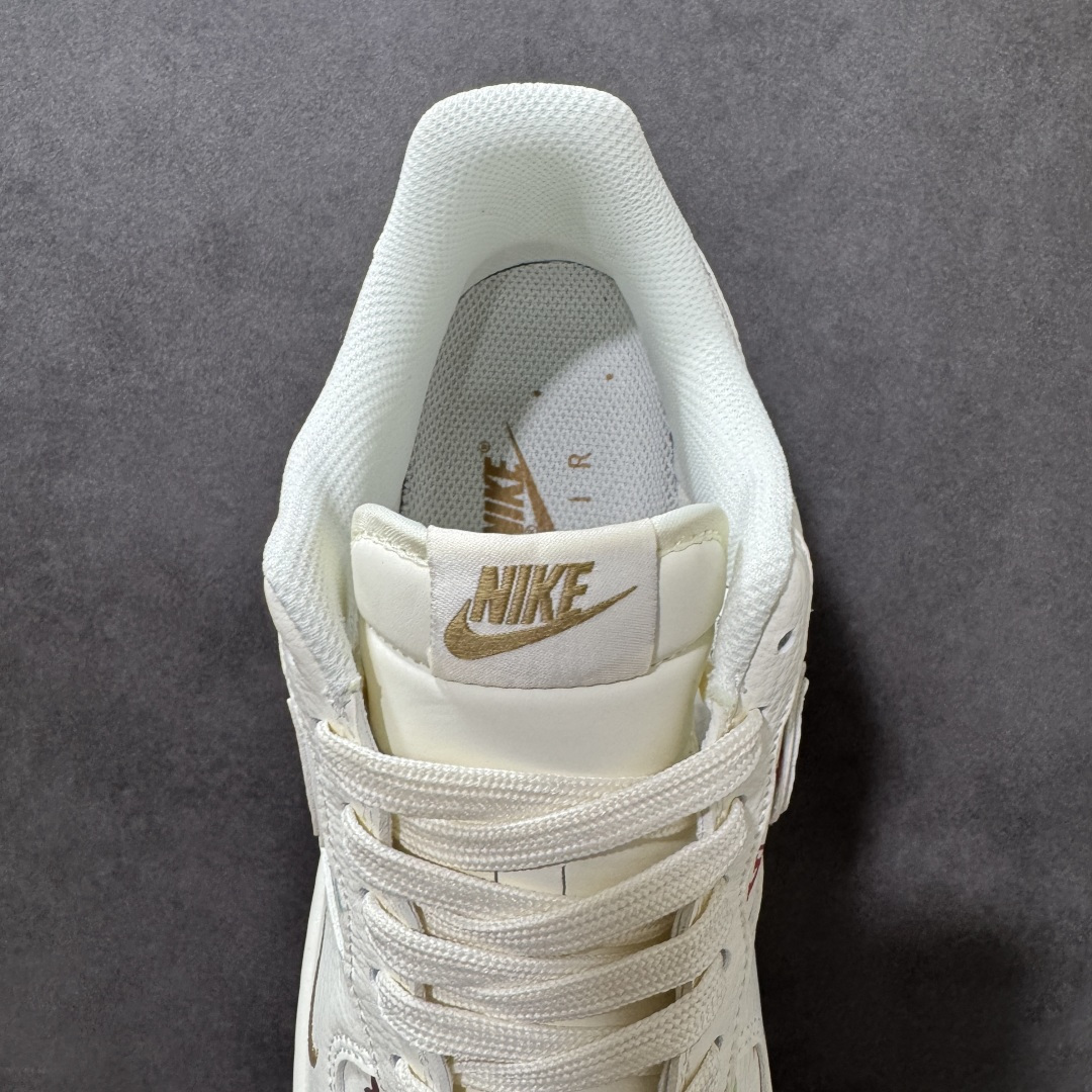 图片[6]-【定制版】联名限定 潮力拉满AIR FORCE 1 经典空军版型邂逅LV老花满印，奶白基底搭配彩色老花图案，复古又吸睛，双层Swoosh设计暗藏小心机，后跟LOUIS VUITTON字样彰显联名身份，生胶外底耐磨防滑，兼顾颜值与实用性，无论是日常出街还是潮流搭配都能轻松驾驭，细腻皮革质感拉满高级感，每一处细节都在诉说潮流态度，让你走在街头成为焦点。 货号：MM3399-808 尺码：36 36.5 37.5 38 38.5 39 40 40.5 41 42 42.5 43 44 44.5 45-选品中心