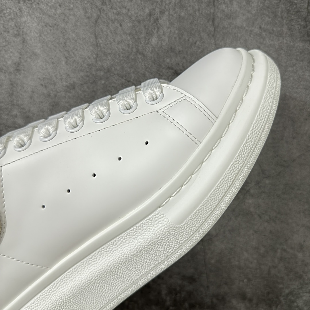 图片[6]-【HT纯原礼盒版】Alexander McQueen/亚历山大麦昆松糕鞋厚底增高小白鞋 金鳄鱼纹尾 全市场配色最齐(100+配色) 性价比最高 同价位品质无敌 进口丝绸亚光原版正品 水染羊皮内里 羊皮垫脚 回弹度到位 耐磨又舒适 鞋底厚4.5cm 全套原版包装 配件齐全 官方一致 凹凸定制正品原盒包装 右脚鞋舌嵌入防伪芯片装置 外盒鞋标官方二维码扫码+防伪芯片 尺码：35-45-选品中心