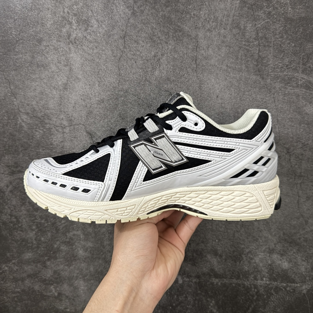 图片[2]-【纯原版】NB新百伦New Balance NB1906 U1906RCI系列复古老爹风休闲运动慢跑鞋 采用轻质牛剖革拼接透气网眼衬垫织物鞋面材质#T-Beam大底提供足步弓支撑，保持步态稳定#后跟搭载外露缓震胶 鞋身整体以各种深浅不一的灰色覆盖，鞋头以淡蓝色调装饰，网眼衬垫通过不规律的色块实现做旧的美感，泛黄的鞋底更是进一步增添了复古气息。 尺码：36 37 37.5 38 38.5 39.5 40 40.5 41.5 42 42.5 43 44 45 46.5-选品中心