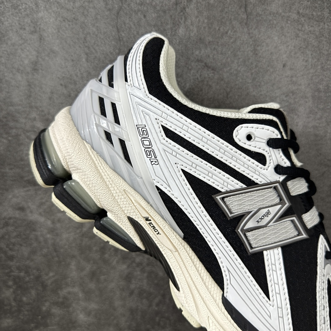 图片[7]-【纯原版】NB新百伦New Balance NB1906 U1906RCI系列复古老爹风休闲运动慢跑鞋 采用轻质牛剖革拼接透气网眼衬垫织物鞋面材质#T-Beam大底提供足步弓支撑，保持步态稳定#后跟搭载外露缓震胶 鞋身整体以各种深浅不一的灰色覆盖，鞋头以淡蓝色调装饰，网眼衬垫通过不规律的色块实现做旧的美感，泛黄的鞋底更是进一步增添了复古气息。 尺码：36 37 37.5 38 38.5 39.5 40 40.5 41.5 42 42.5 43 44 45 46.5-选品中心