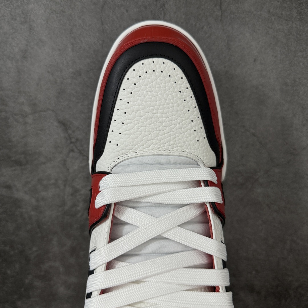 图片[5]-【专柜版/海淘代购版】 现货当天可取 LV Trainer系列高奢运动鞋 棕色拼接皮面 新款芯片顶级 潮人必备单品 同步ZP官网空胶工艺 鞋舌、挂饰均镶嵌NFC芯片感应装置 正确胶片断点式设计 中底正确还原原版油印字母比例 1：1原楦格板、楦头、刀磨全新升级！ 独家订制顶级压纹麂皮 原版开模TPU大底 质感原版一致 垫脚聚米微料加透气英伦网布 披靡市场任何版本！细节完美呈现！ 代购指定版本 全新升级最新双盒包装 扫码秒进官网！ 全套包装配件同比原版 尺码： 38-46-选品中心