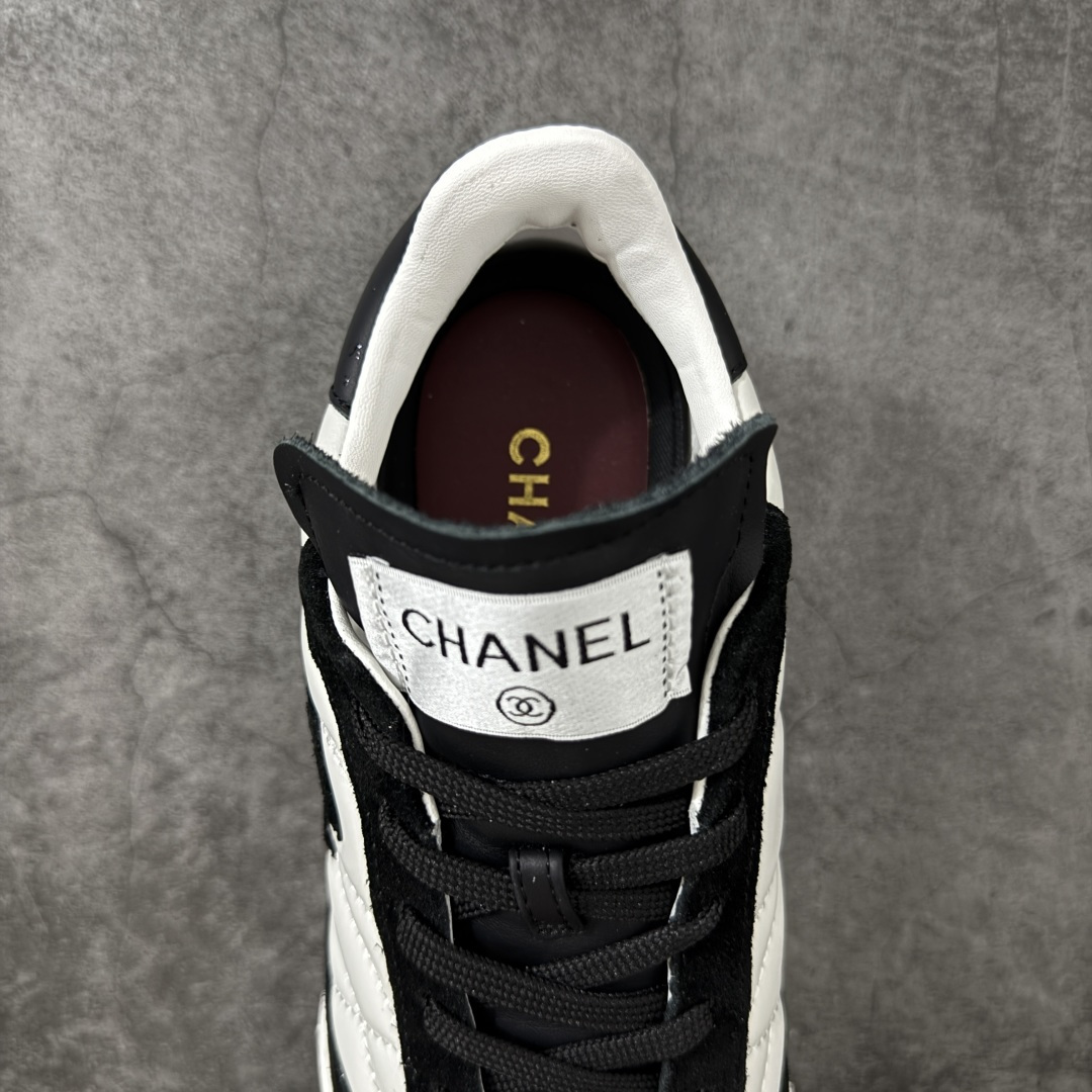 图片[8]-【莞产礼盒版】Chanel 香奈儿 26S新款棒球鞋 莞产顶级纯原 官方最新花纹礼盒顶级包装官方同步 Chanel 香奈儿最新菱格小球鞋 四季百搭 coco女孩必入 隐藏款网球鞋 秀气高级好看 非常舒适！ 鞋面原版定制胎牛油皮 牛反绒 原版进口透气绒布 小羊皮内里 原版开模碎钉钉橡胶 原厂TPU组合大底 尺码35 36 37 38 39 40-选品中心
