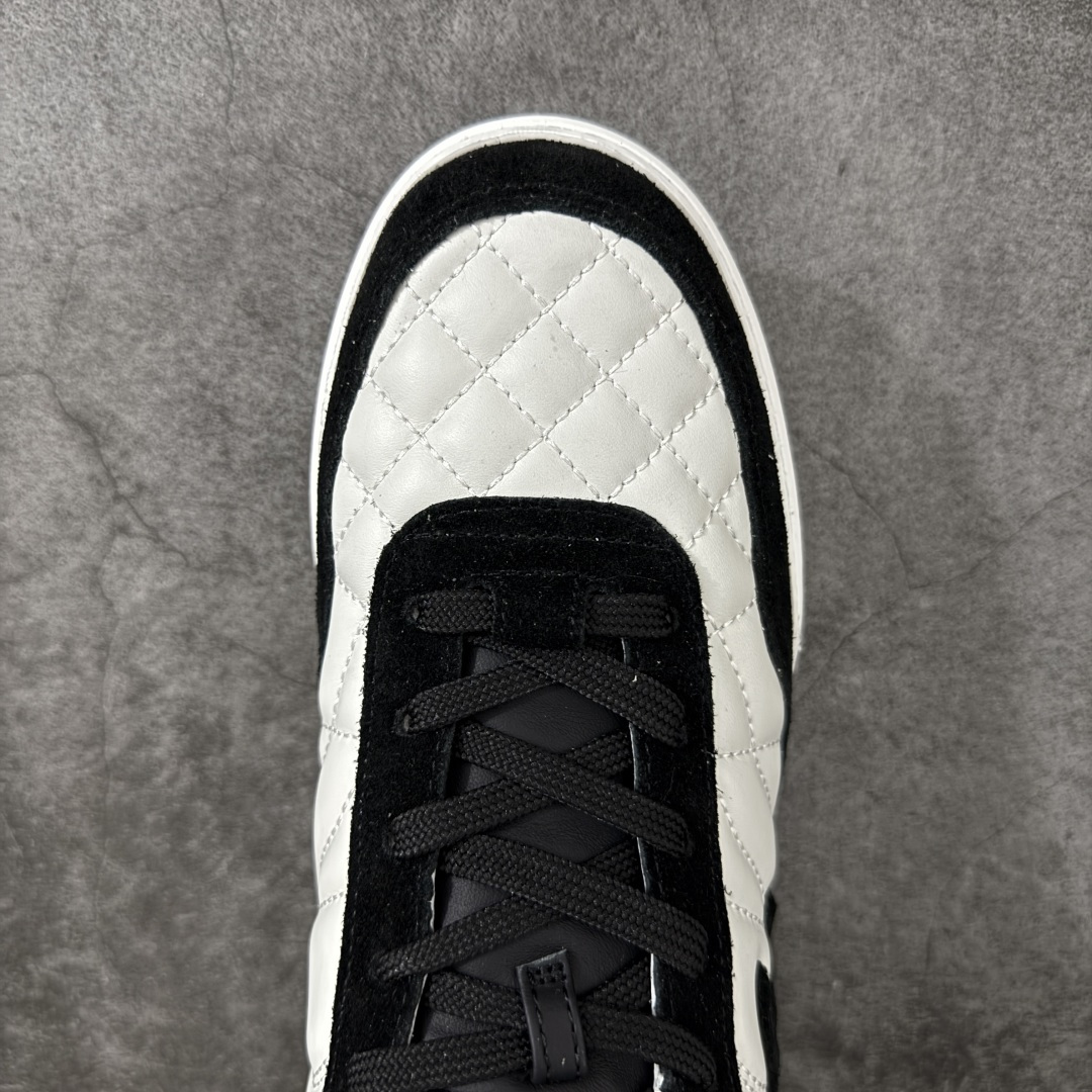 图片[5]-【莞产礼盒版】Chanel 香奈儿 26S新款棒球鞋 莞产顶级纯原 官方最新花纹礼盒顶级包装官方同步 Chanel 香奈儿最新菱格小球鞋 四季百搭 coco女孩必入 隐藏款网球鞋 秀气高级好看 非常舒适！ 鞋面原版定制胎牛油皮 牛反绒 原版进口透气绒布 小羊皮内里 原版开模碎钉钉橡胶 原厂TPU组合大底 尺码35 36 37 38 39 40-选品中心