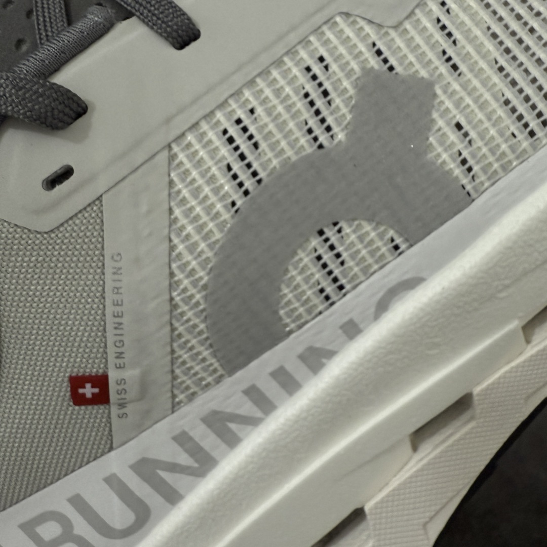 图片[4]-【T1版本】On Cloudultra 3昂跑 舒适百搭减震回弹 低帮跑步鞋 全新版本 重新定义昂跑标杆水准 ＃独家原厂档案开发私模大底【棱角分明】 ＃独家定制原厂面料 区别市场通货批次 此运动品牌 开创于2010年 缓震着陆、强效回弹、轻柔质感的设计构思始终是ON研制关键 与此同时基于“为全球提供革新性的跑步感受”信念 陆续推出了多款跑鞋及其以专业运动人体跑步工程学为设计关键的功能性跑步服饰设备 让跑者不费力气地畅快畅跑 尺码：36-45-选品中心