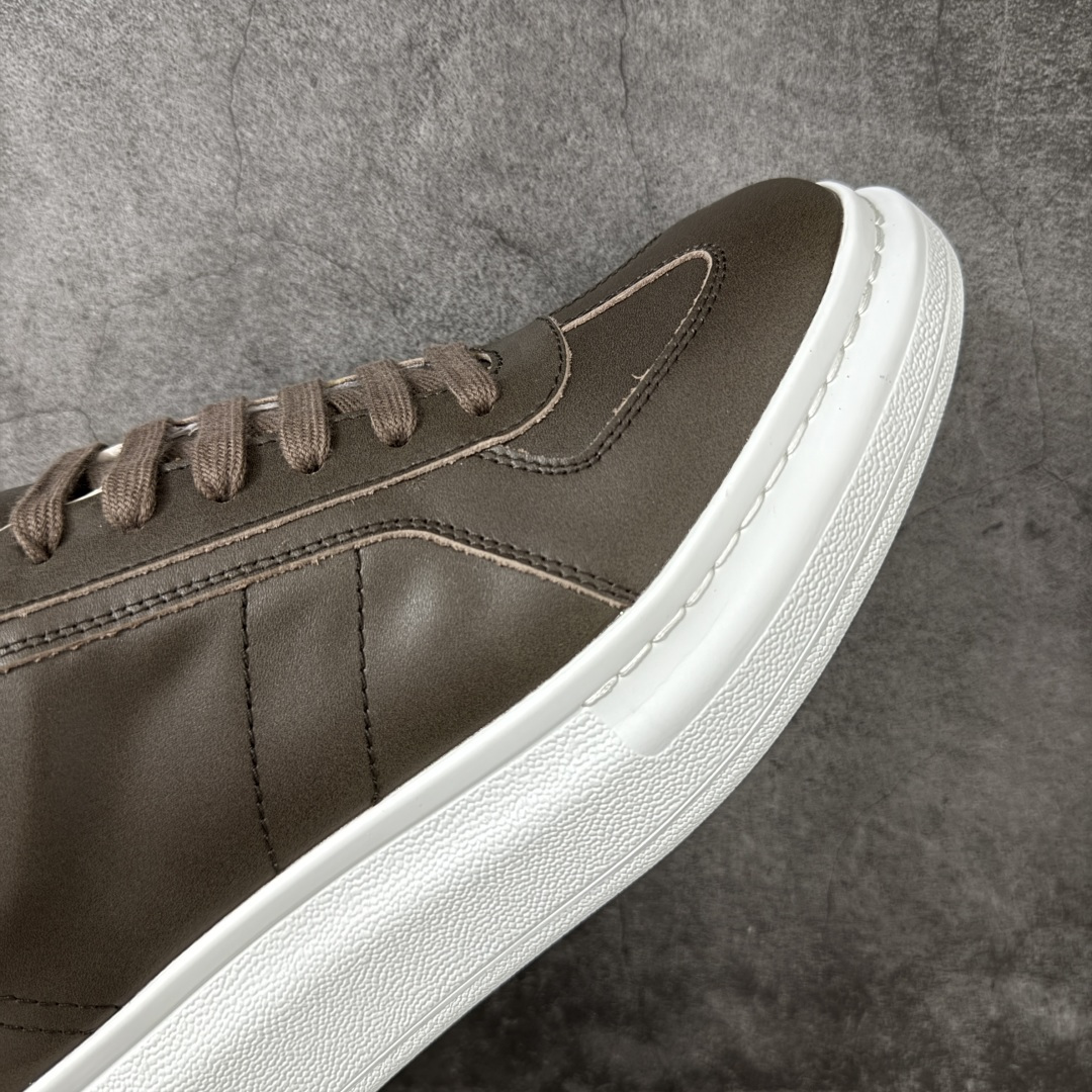 图片[6]-【HT纯原礼盒版】Alexander McQueen/亚历山大麦昆松糕鞋厚底增高小白鞋 灰棕色 全市场配色最齐(100+配色) 性价比最高 同价位品质无敌 进口丝绸亚光原版正品 水染羊皮内里 羊皮垫脚 回弹度到位 耐磨又舒适 鞋底厚4.5cm 全套原版包装 配件齐全 官方一致 凹凸定制正品原盒包装 右脚鞋舌嵌入防伪芯片装置 外盒鞋标官方二维码扫码+防伪芯片 尺码：40-45-选品中心