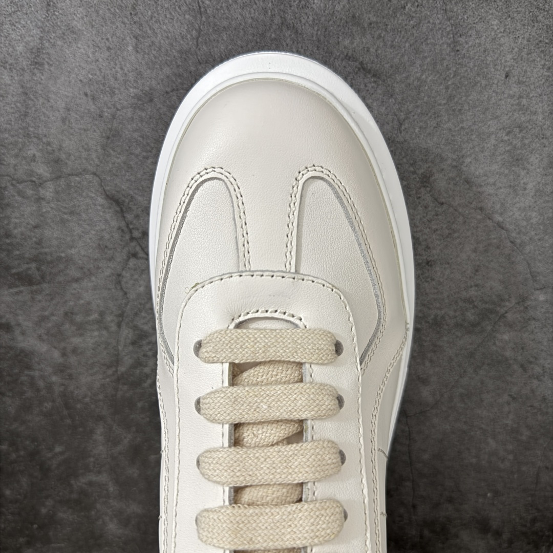 图片[5]-【HT纯原礼盒版】Alexander McQueen/亚历山大麦昆松糕鞋厚底增高小白鞋 米色 全市场配色最齐(100+配色) 性价比最高 同价位品质无敌 进口丝绸亚光原版正品 水染羊皮内里 羊皮垫脚 回弹度到位 耐磨又舒适 鞋底厚4.5cm 全套原版包装 配件齐全 官方一致 凹凸定制正品原盒包装 右脚鞋舌嵌入防伪芯片装置 外盒鞋标官方二维码扫码+防伪芯片 尺码：35-38-选品中心