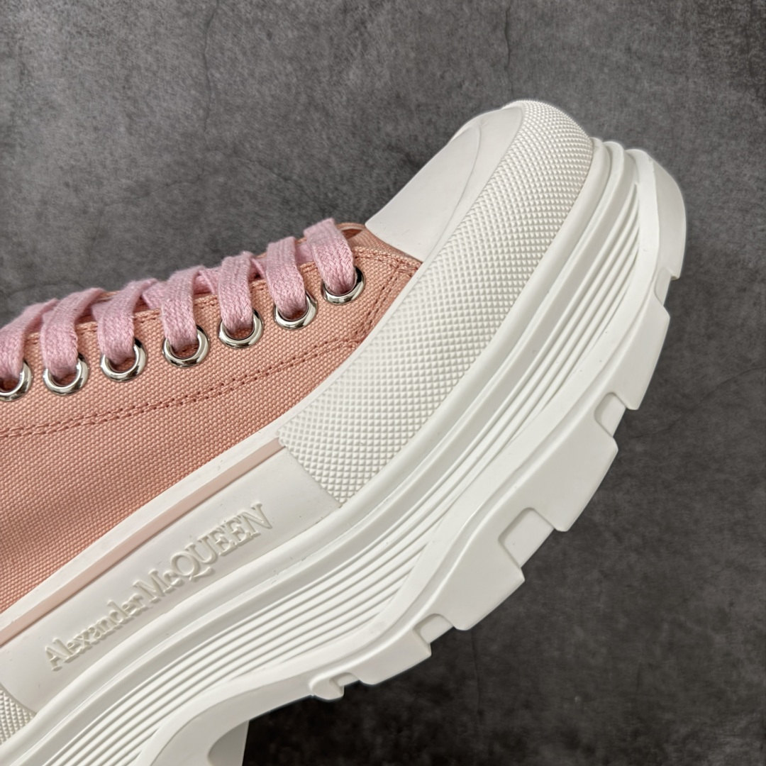 图片[6]-【HT纯原礼盒版】Alexander McQueen/亚历山大麦昆松糕鞋厚底增高小白鞋 帆布鞋 麦昆二代粉白色 全市场配色最齐(100+配色) 性价比最高 同价位品质无敌 进口丝绸亚光原版正品 水染羊皮内里 羊皮垫脚 回弹度到位 耐磨又舒适 鞋底厚4.5cm 全套原版包装 配件齐全 官方一致 凹凸定制正品原盒包装 右脚鞋舌嵌入防伪芯片装置 外盒鞋标官方二维码扫码+防伪芯片 尺码：35-40-选品中心