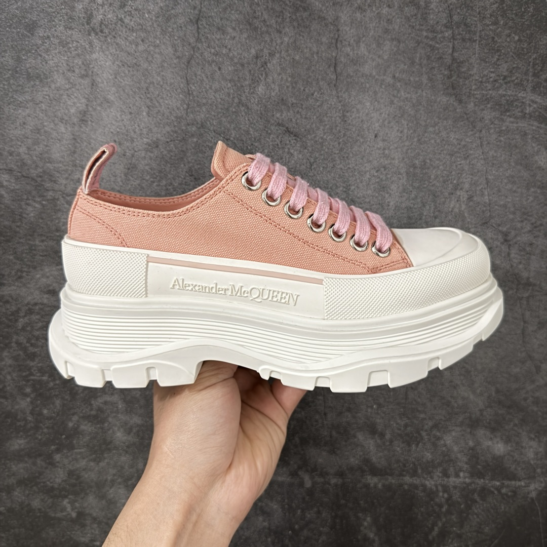 【HT纯原礼盒版】Alexander McQueen/亚历山大麦昆松糕鞋厚底增高小白鞋 帆布鞋 麦昆二代粉白色 全市场配色最齐(100+配色) 性价比最高 同价位品质无敌 进口丝绸亚光原版正品 水染羊皮内里 羊皮垫脚 回弹度到位 耐磨又舒适 鞋底厚4.5cm 全套原版包装 配件齐全 官方一致 凹凸定制正品原盒包装 右脚鞋舌嵌入防伪芯片装置 外盒鞋标官方二维码扫码+防伪芯片 尺码：35-40-选品中心