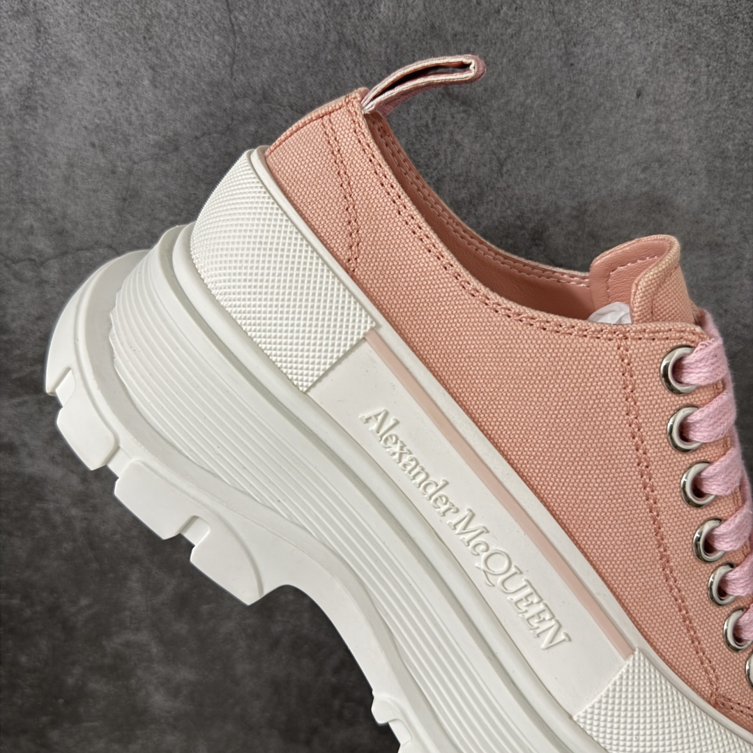 图片[7]-【HT纯原礼盒版】Alexander McQueen/亚历山大麦昆松糕鞋厚底增高小白鞋 帆布鞋 麦昆二代粉白色 全市场配色最齐(100+配色) 性价比最高 同价位品质无敌 进口丝绸亚光原版正品 水染羊皮内里 羊皮垫脚 回弹度到位 耐磨又舒适 鞋底厚4.5cm 全套原版包装 配件齐全 官方一致 凹凸定制正品原盒包装 右脚鞋舌嵌入防伪芯片装置 外盒鞋标官方二维码扫码+防伪芯片 尺码：35-40-选品中心
