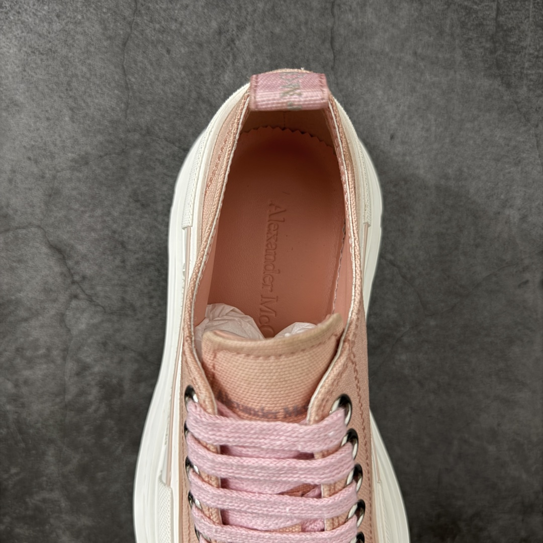 图片[8]-【HT纯原礼盒版】Alexander McQueen/亚历山大麦昆松糕鞋厚底增高小白鞋 帆布鞋 麦昆二代粉白色 全市场配色最齐(100+配色) 性价比最高 同价位品质无敌 进口丝绸亚光原版正品 水染羊皮内里 羊皮垫脚 回弹度到位 耐磨又舒适 鞋底厚4.5cm 全套原版包装 配件齐全 官方一致 凹凸定制正品原盒包装 右脚鞋舌嵌入防伪芯片装置 外盒鞋标官方二维码扫码+防伪芯片 尺码：35-40-选品中心